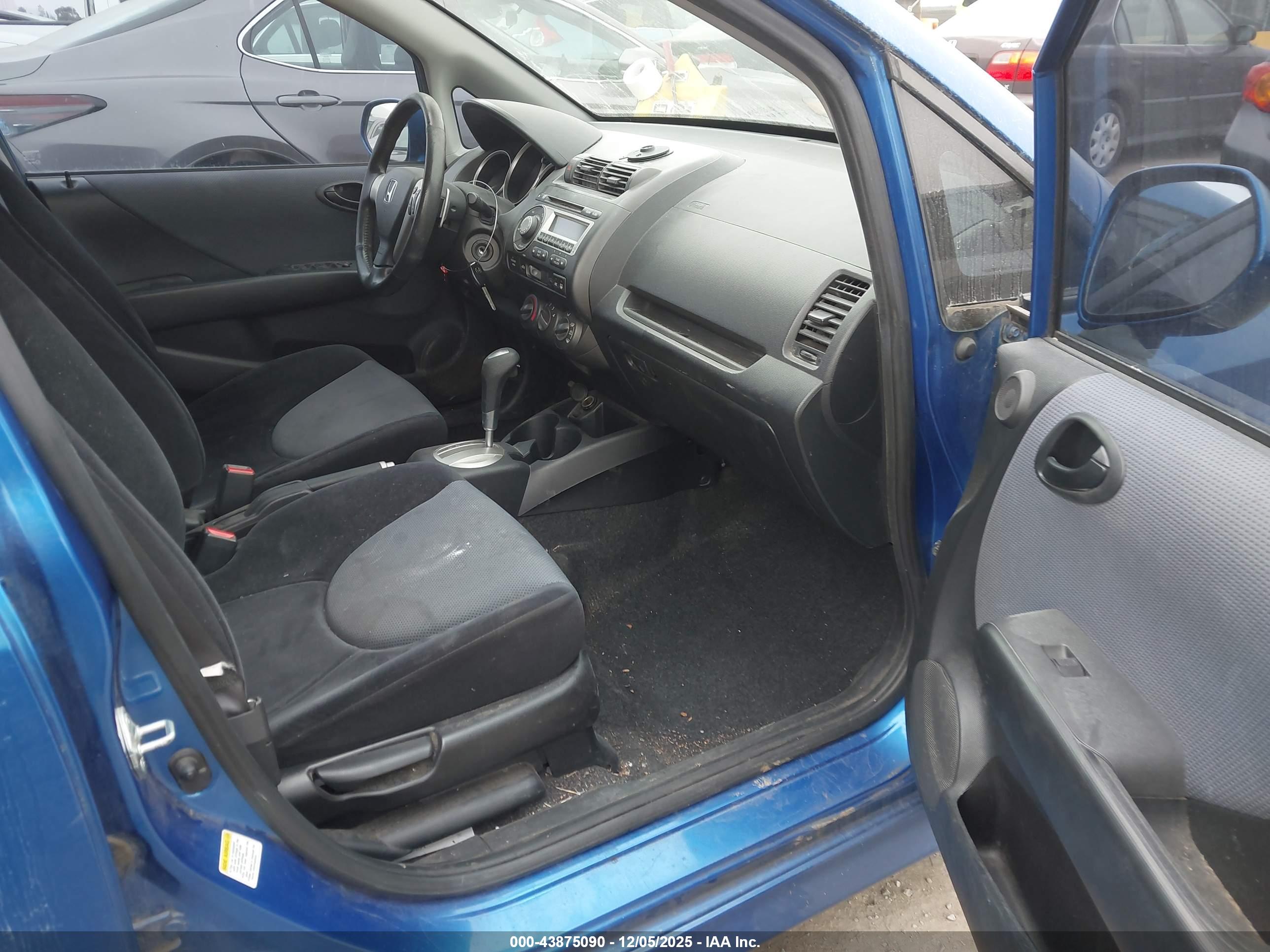 HONDA FIT image 5