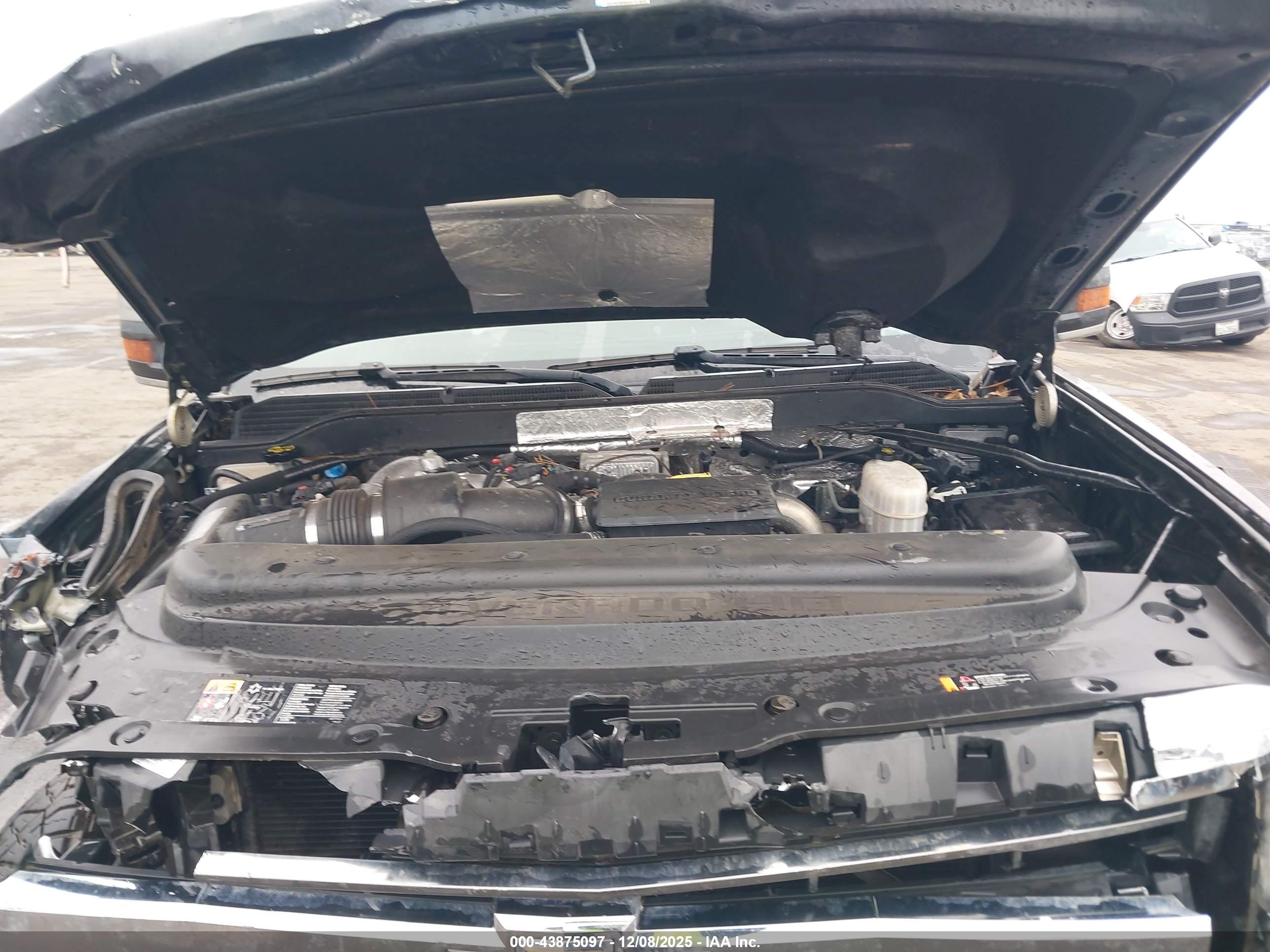 CHEVROLET SILVERADO image 10