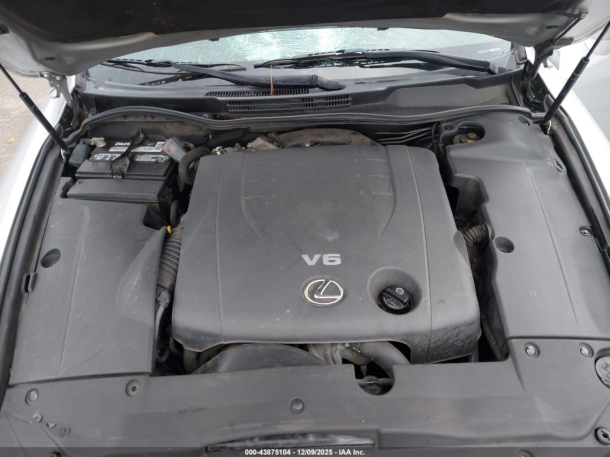 LEXUS IS image 10