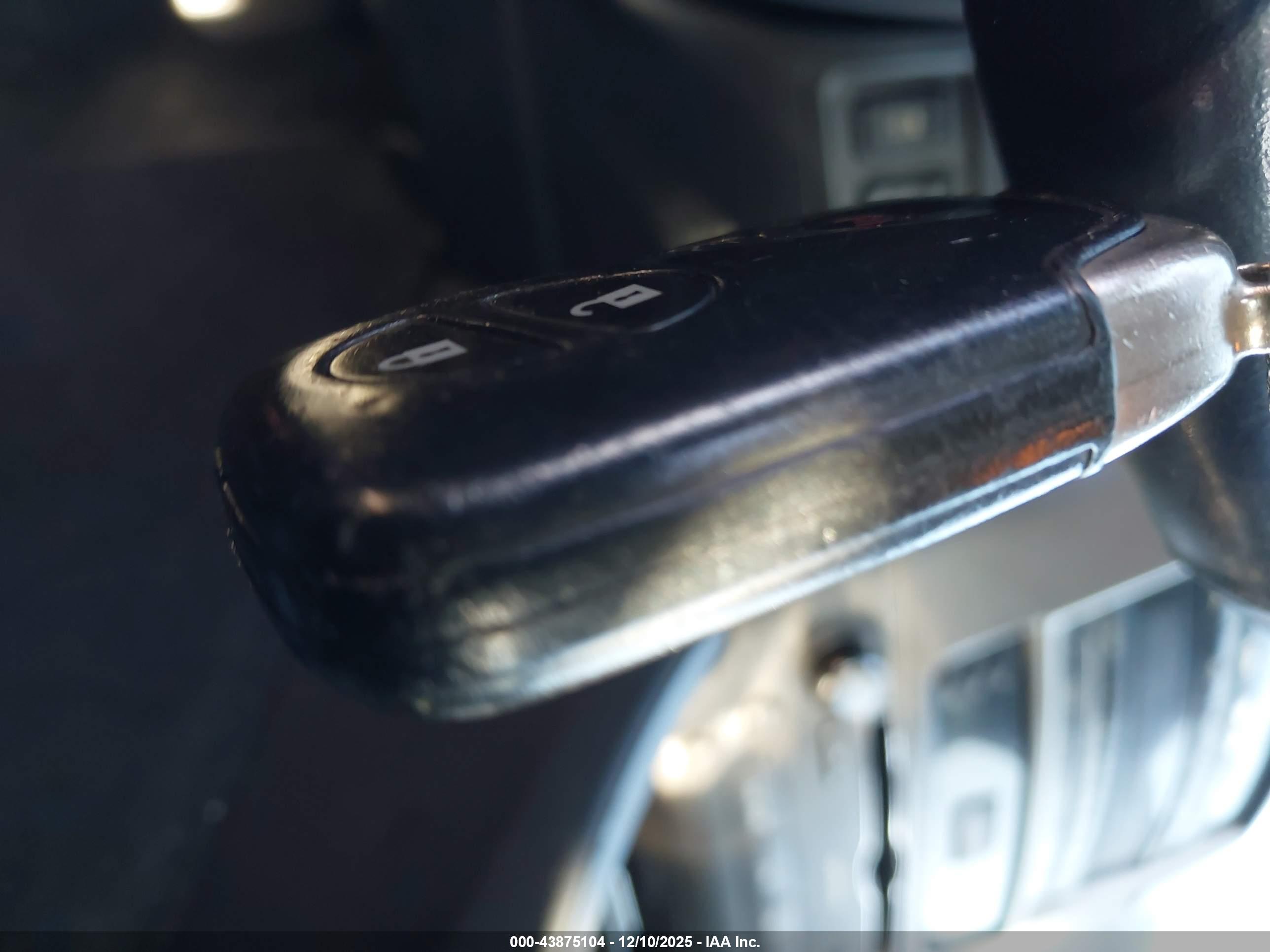 LEXUS IS image 11