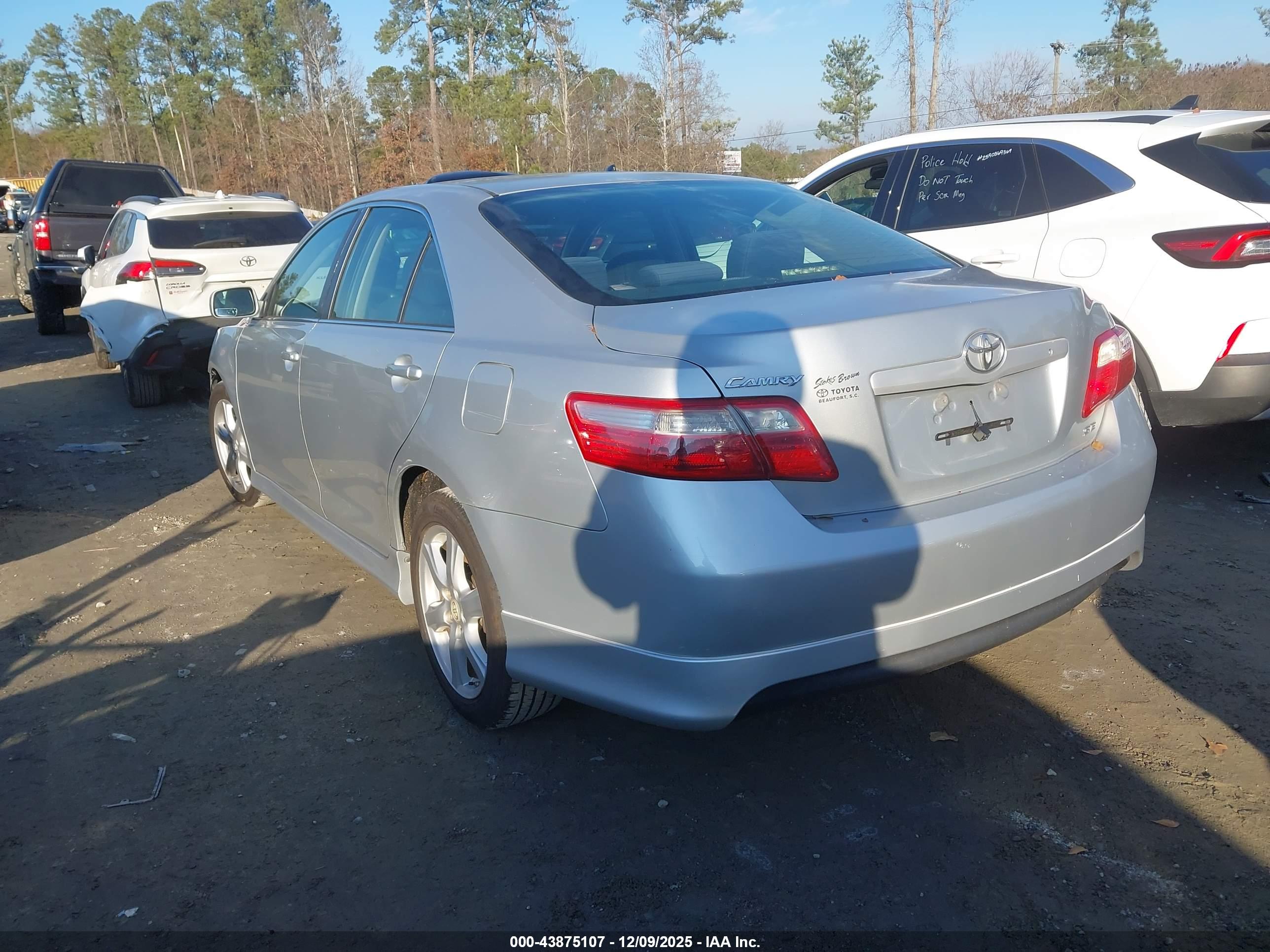 TOYOTA CAMRY image 3
