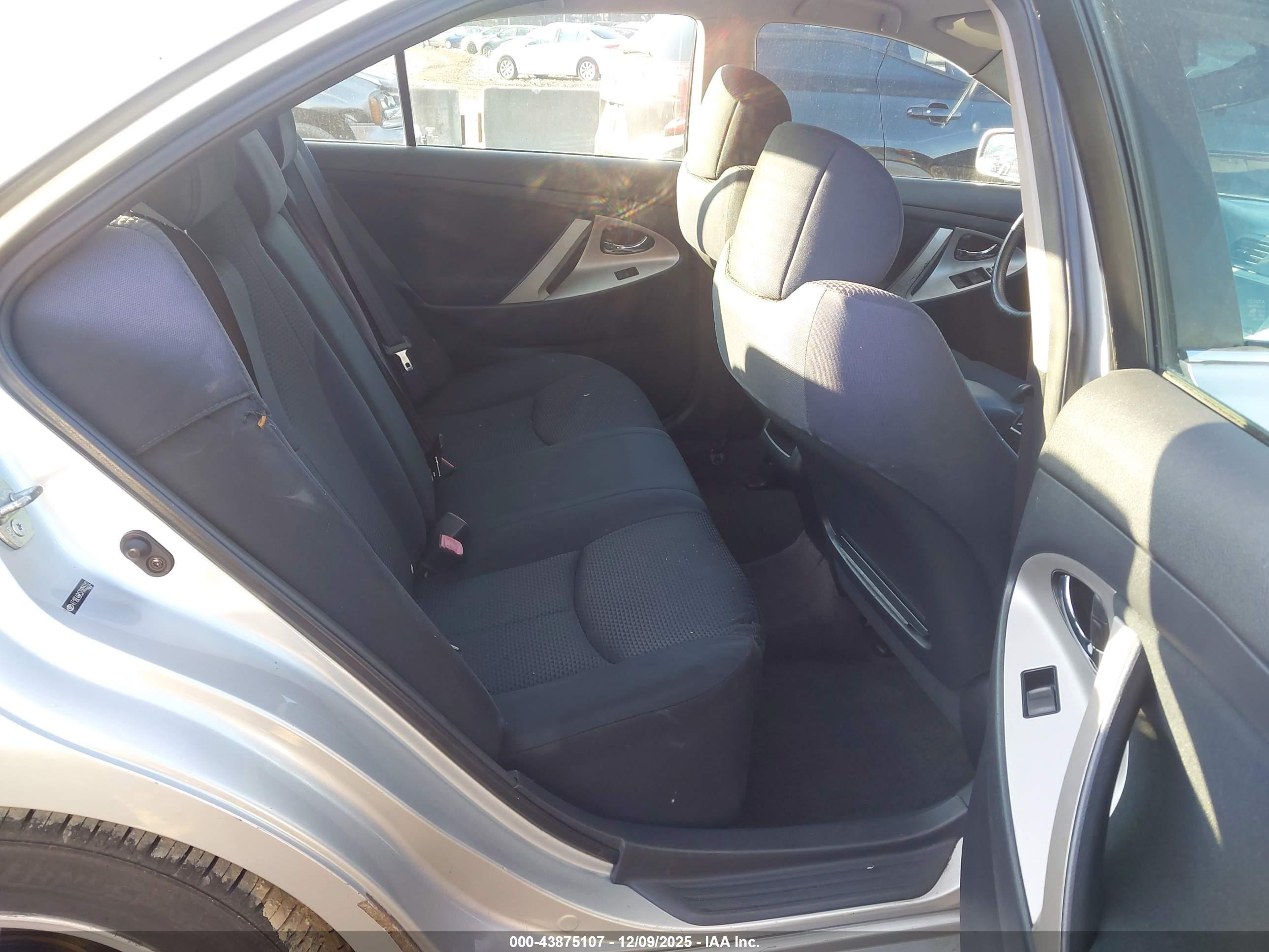 TOYOTA CAMRY image 8