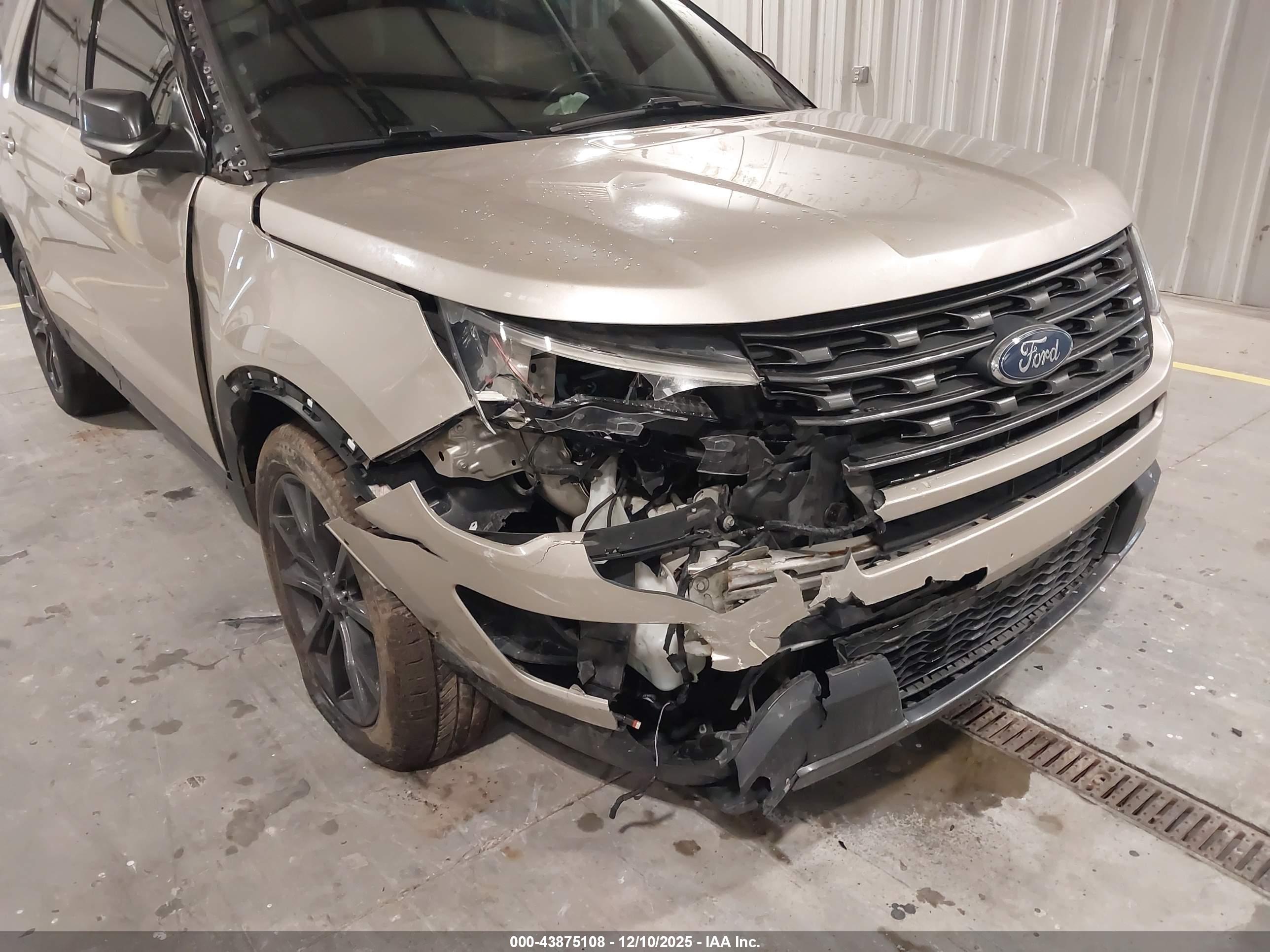 FORD EXPLORER image 6
