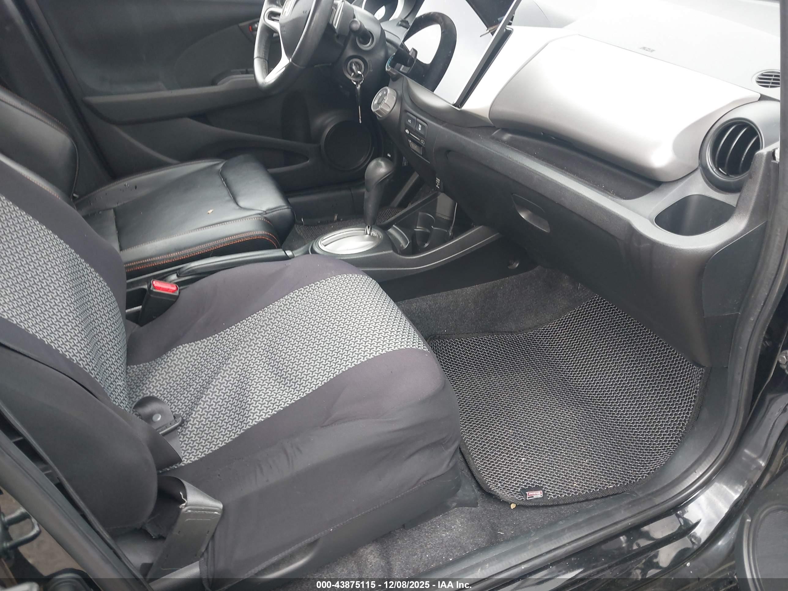 HONDA FIT image 5