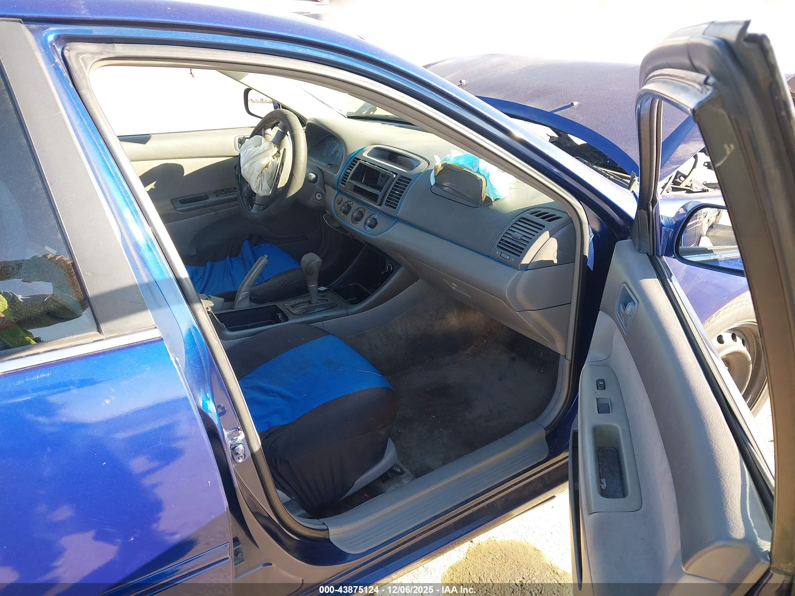 TOYOTA CAMRY image 5