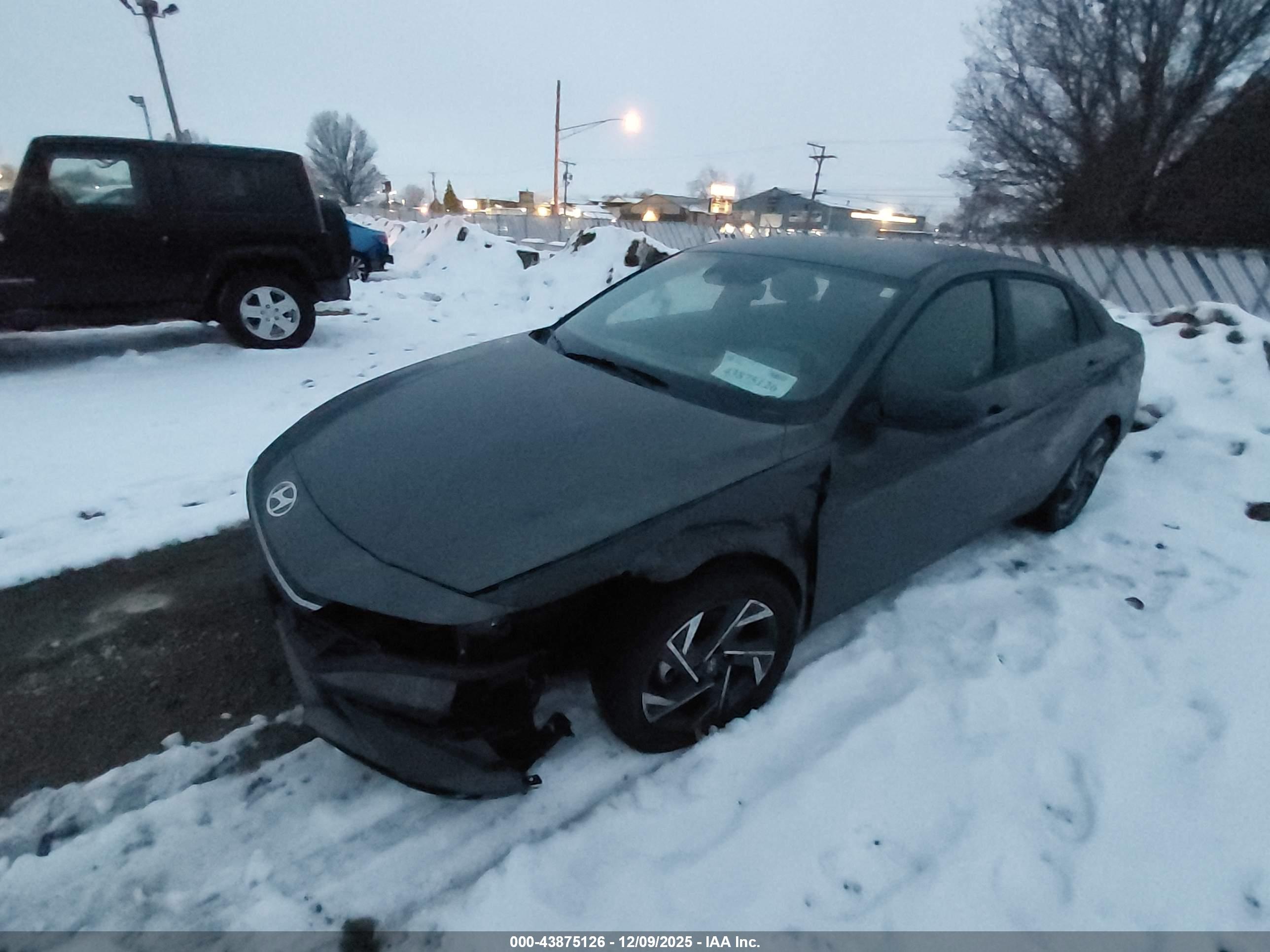 HYUNDAI ELANTRA image 2