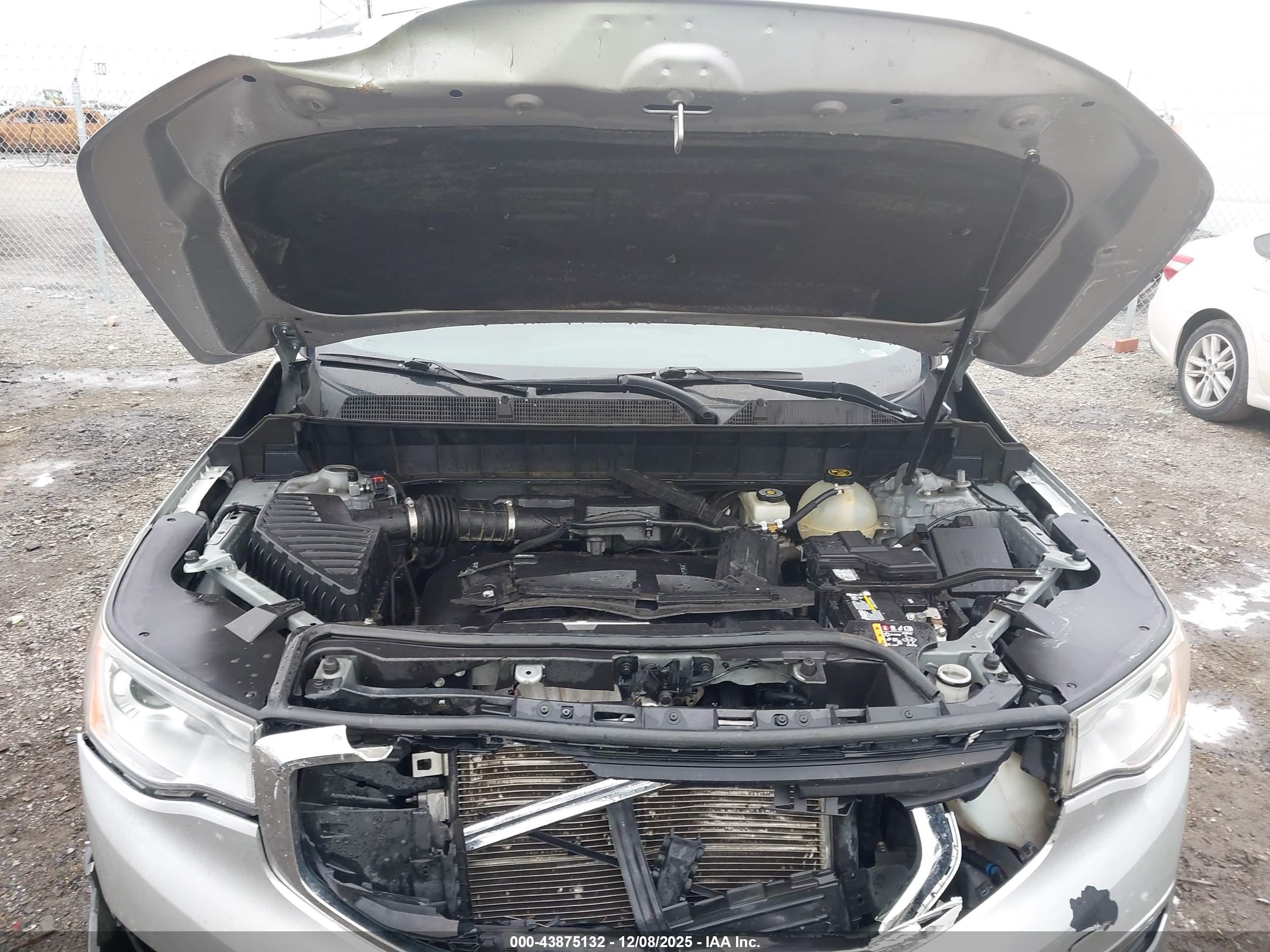 GMC ACADIA image 10