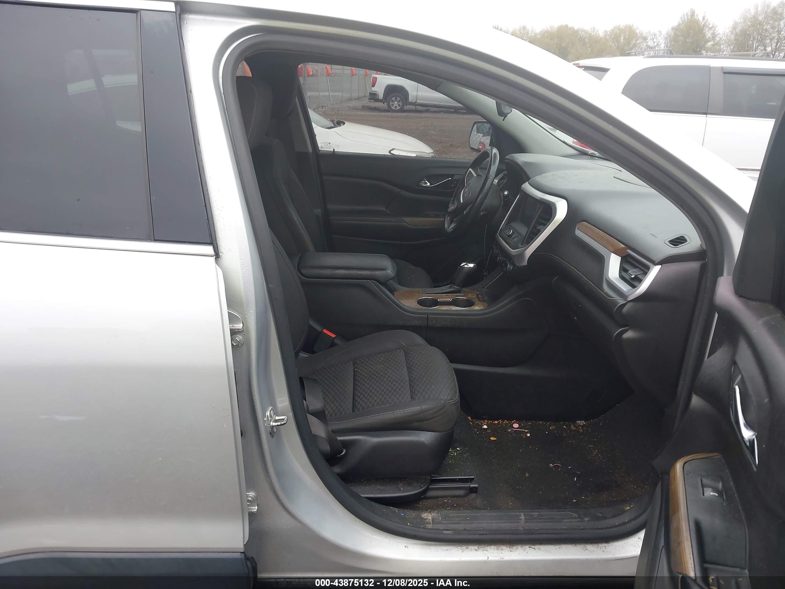 GMC ACADIA image 5