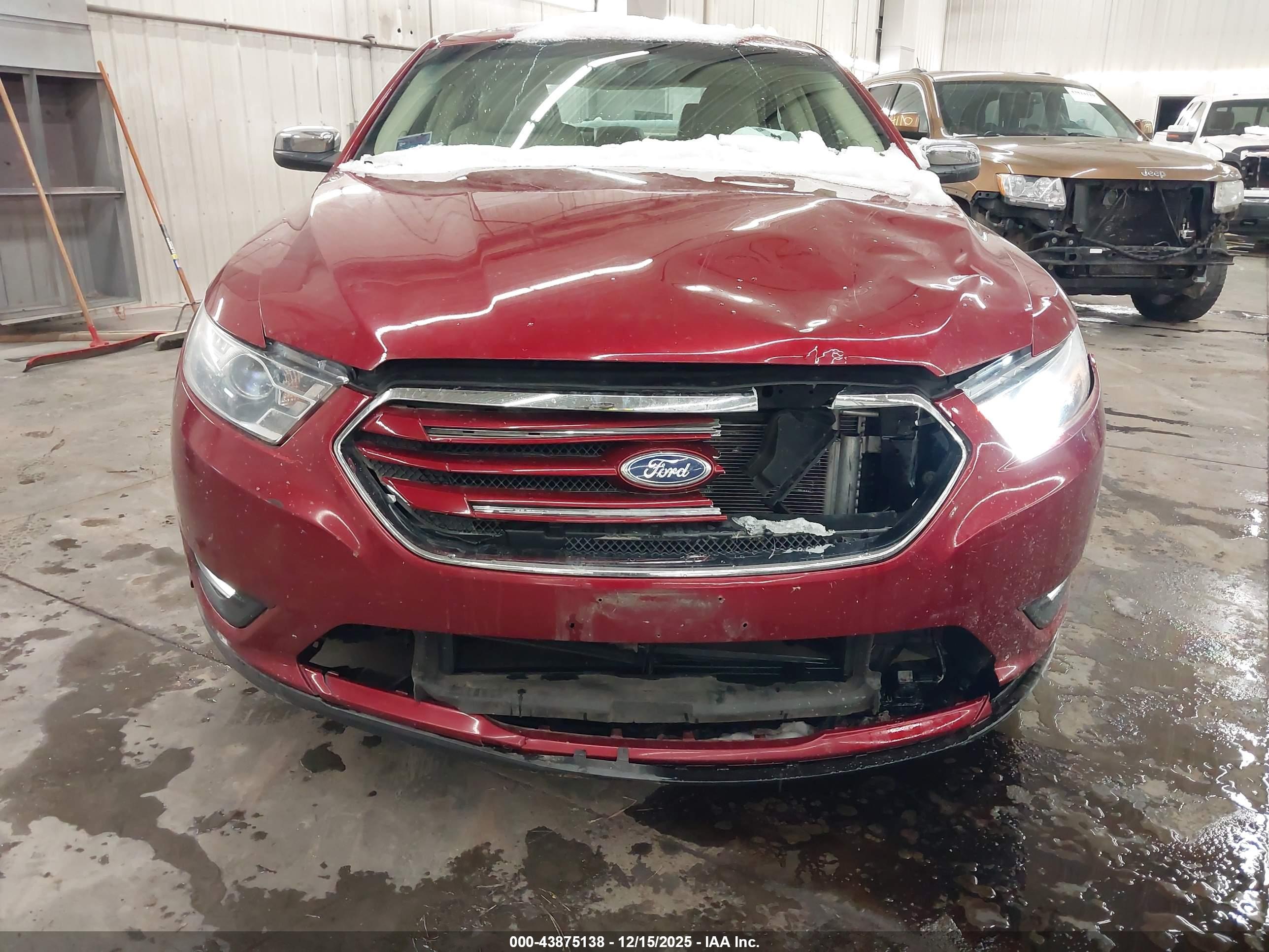 FORD TAURUS image 6
