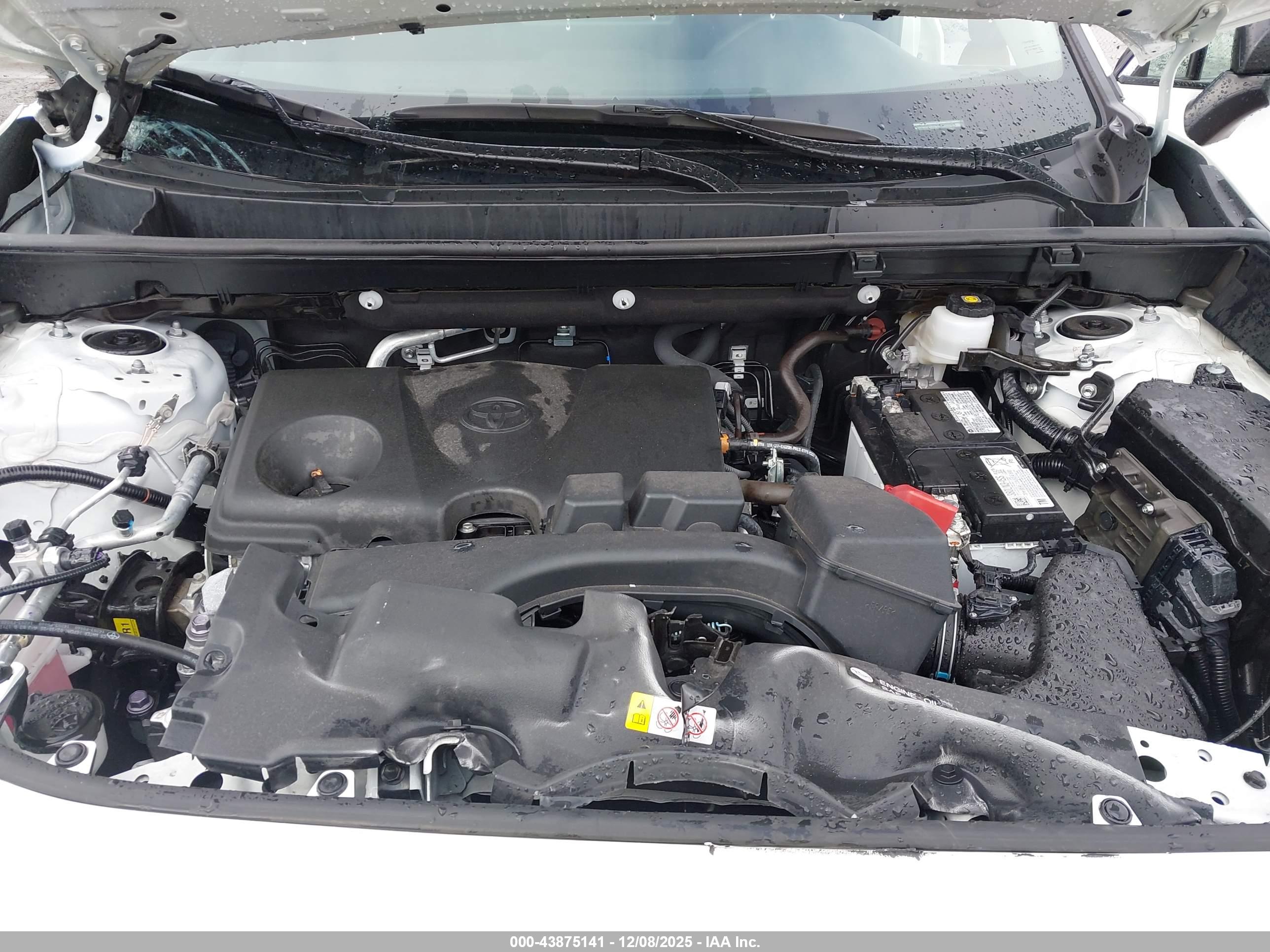 TOYOTA RAV4 image 10