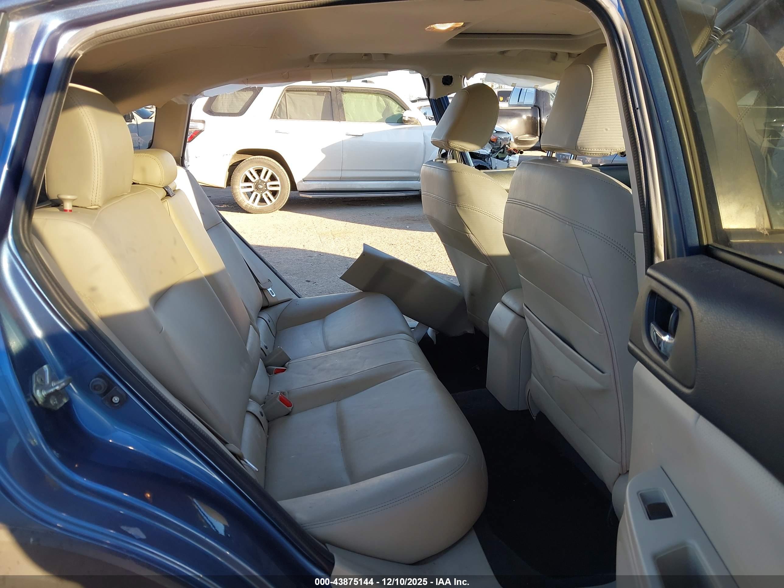 SUBARU XV image 8