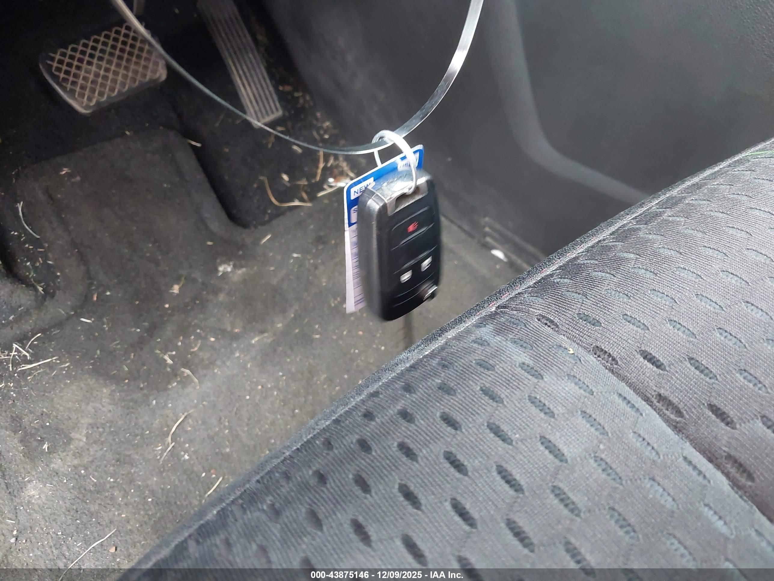 CHEVROLET EQUINOX image 11