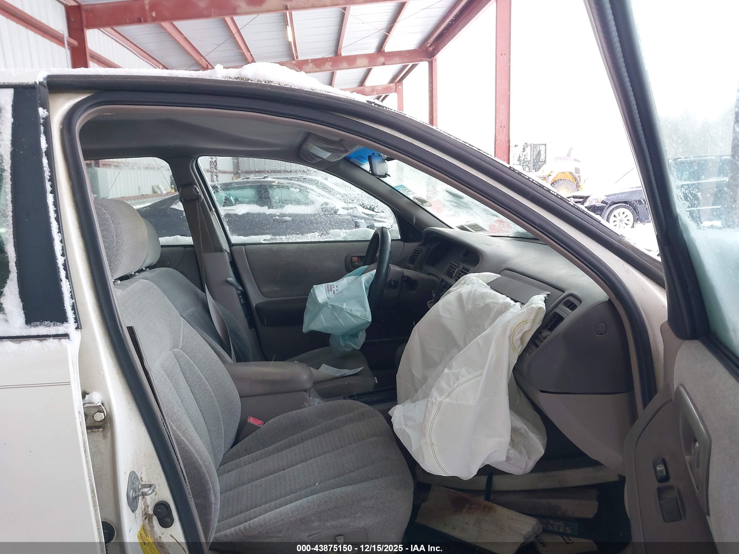 TOYOTA AVALON image 5