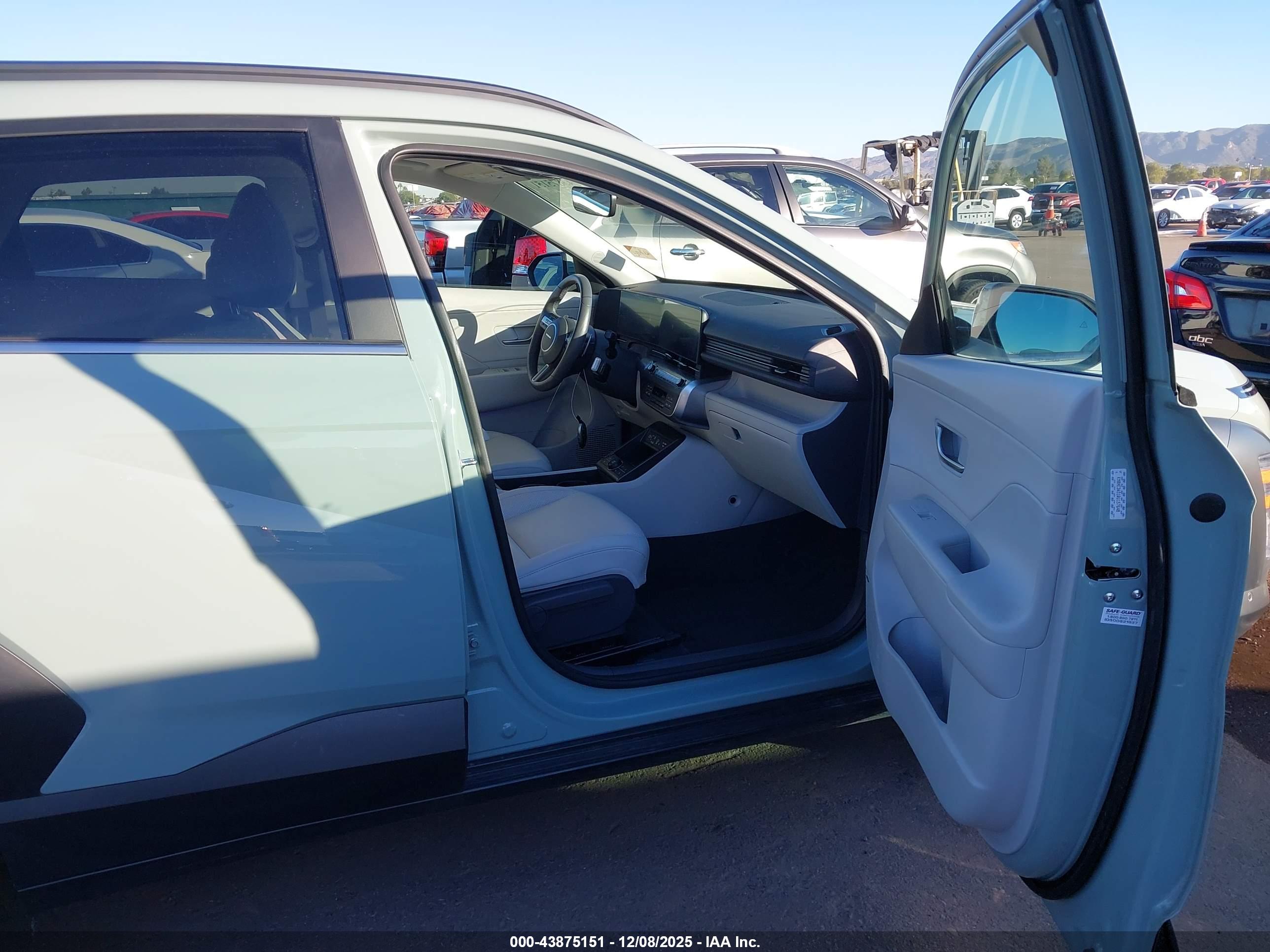 HYUNDAI KONA image 5