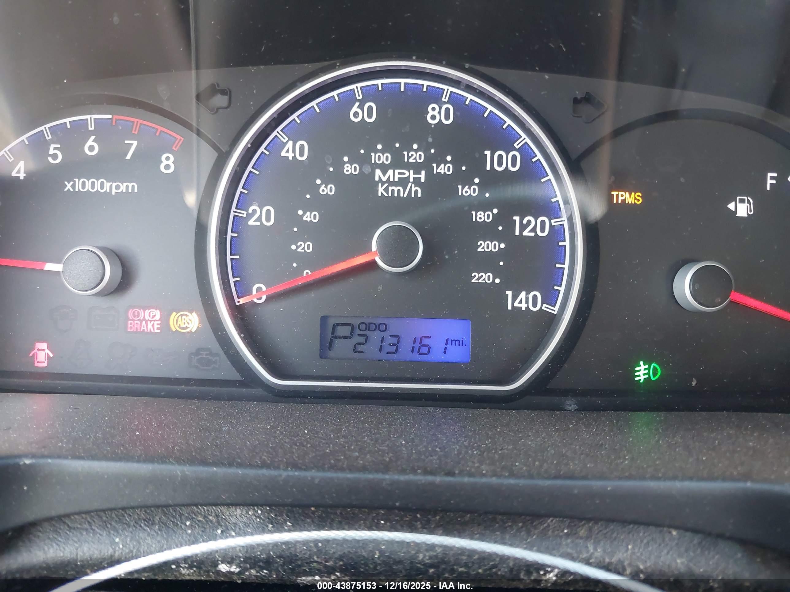 HYUNDAI ELANTRA image 7
