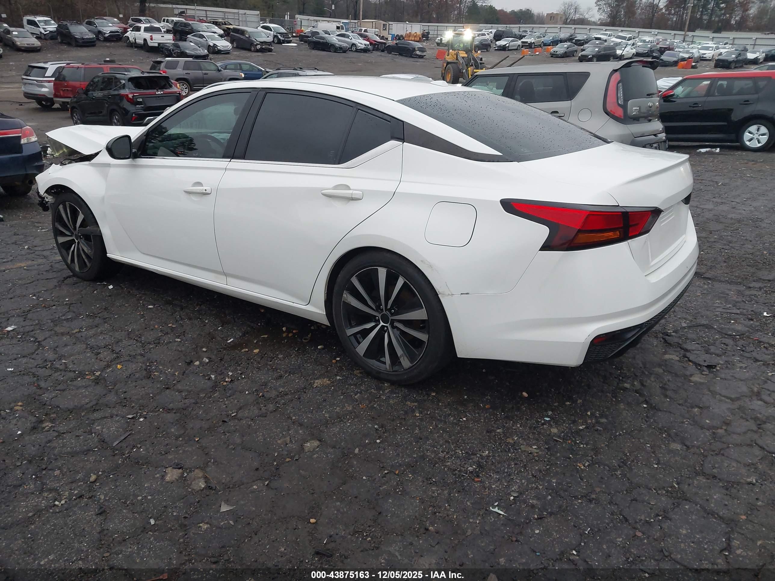 NISSAN ALTIMA image 3