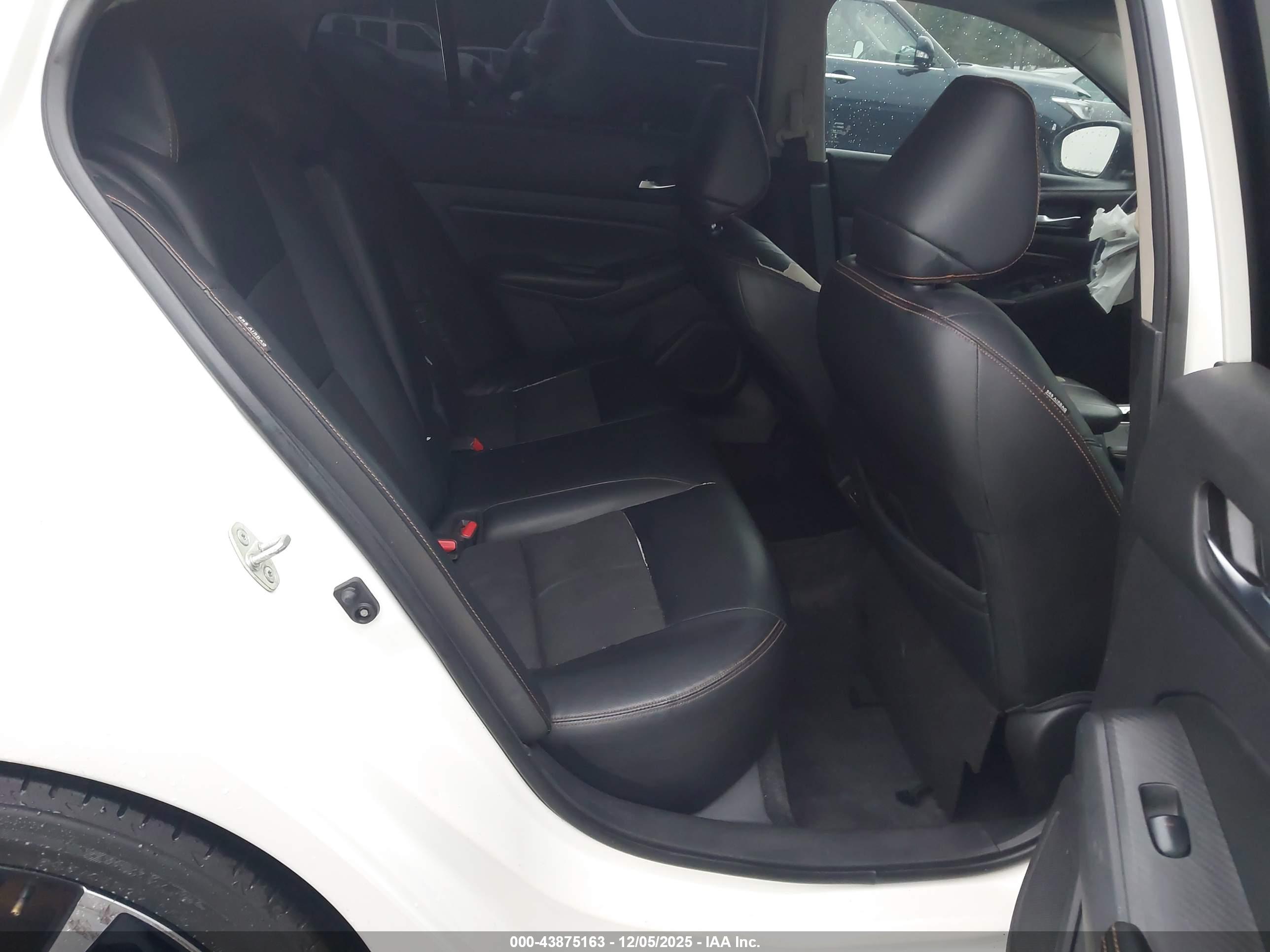 NISSAN ALTIMA image 8