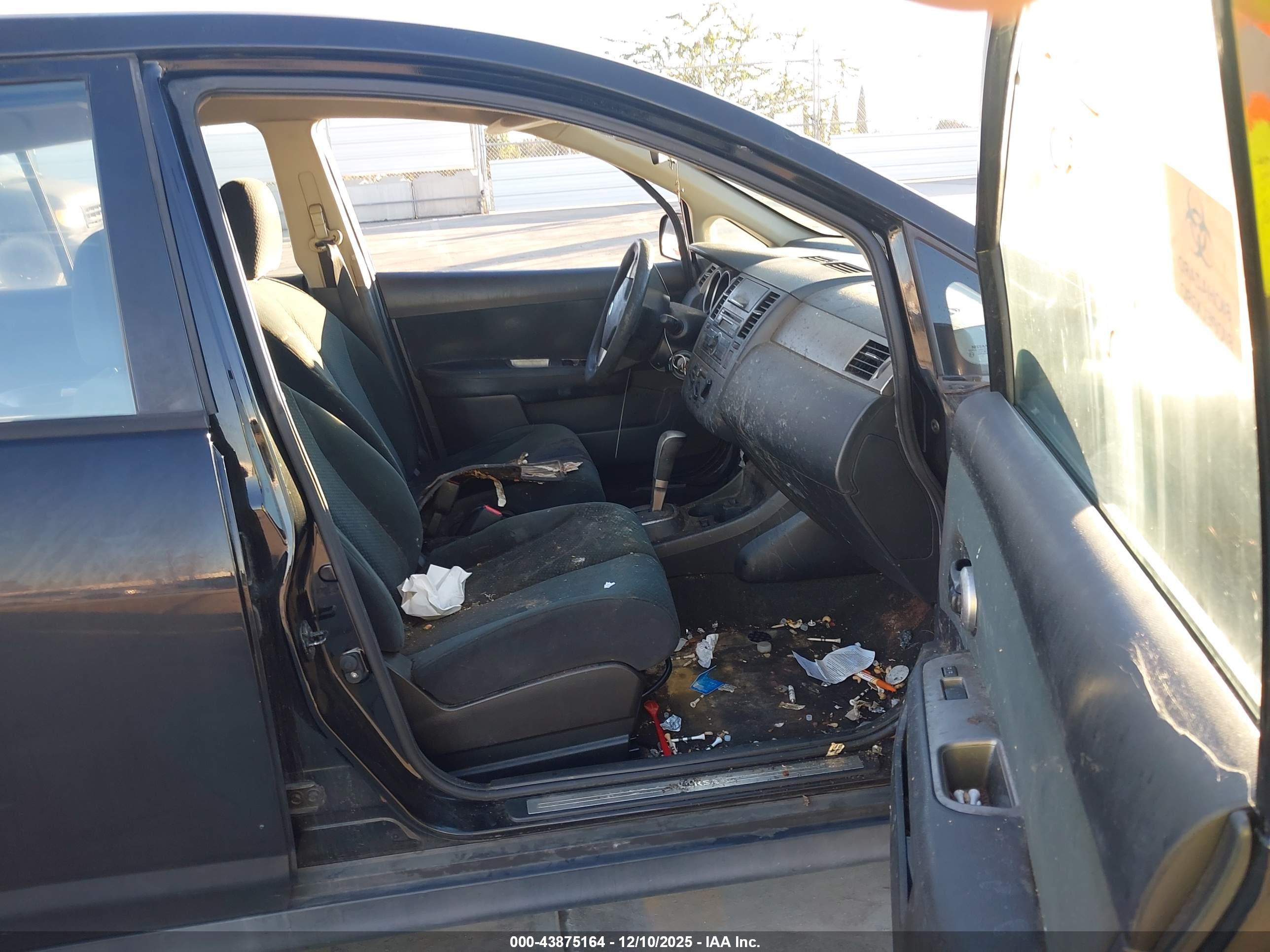 NISSAN VERSA image 5