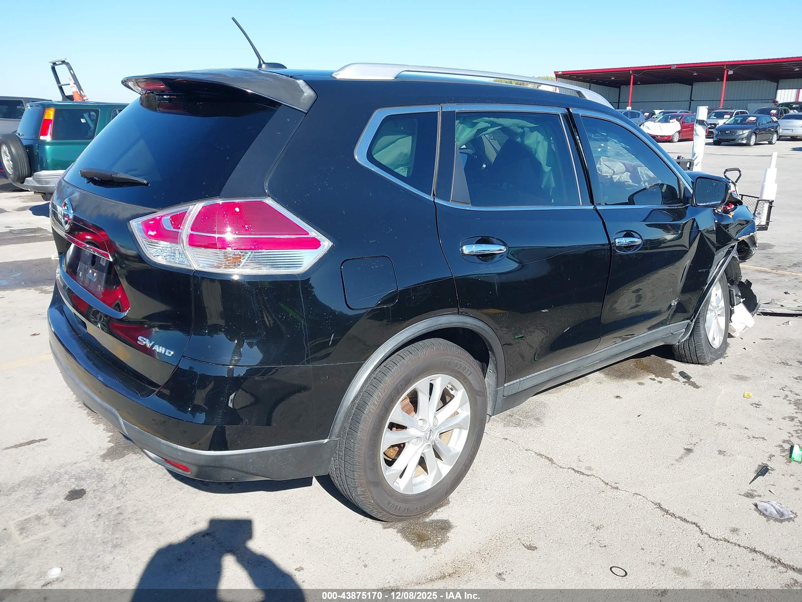 NISSAN ROGUE image 4