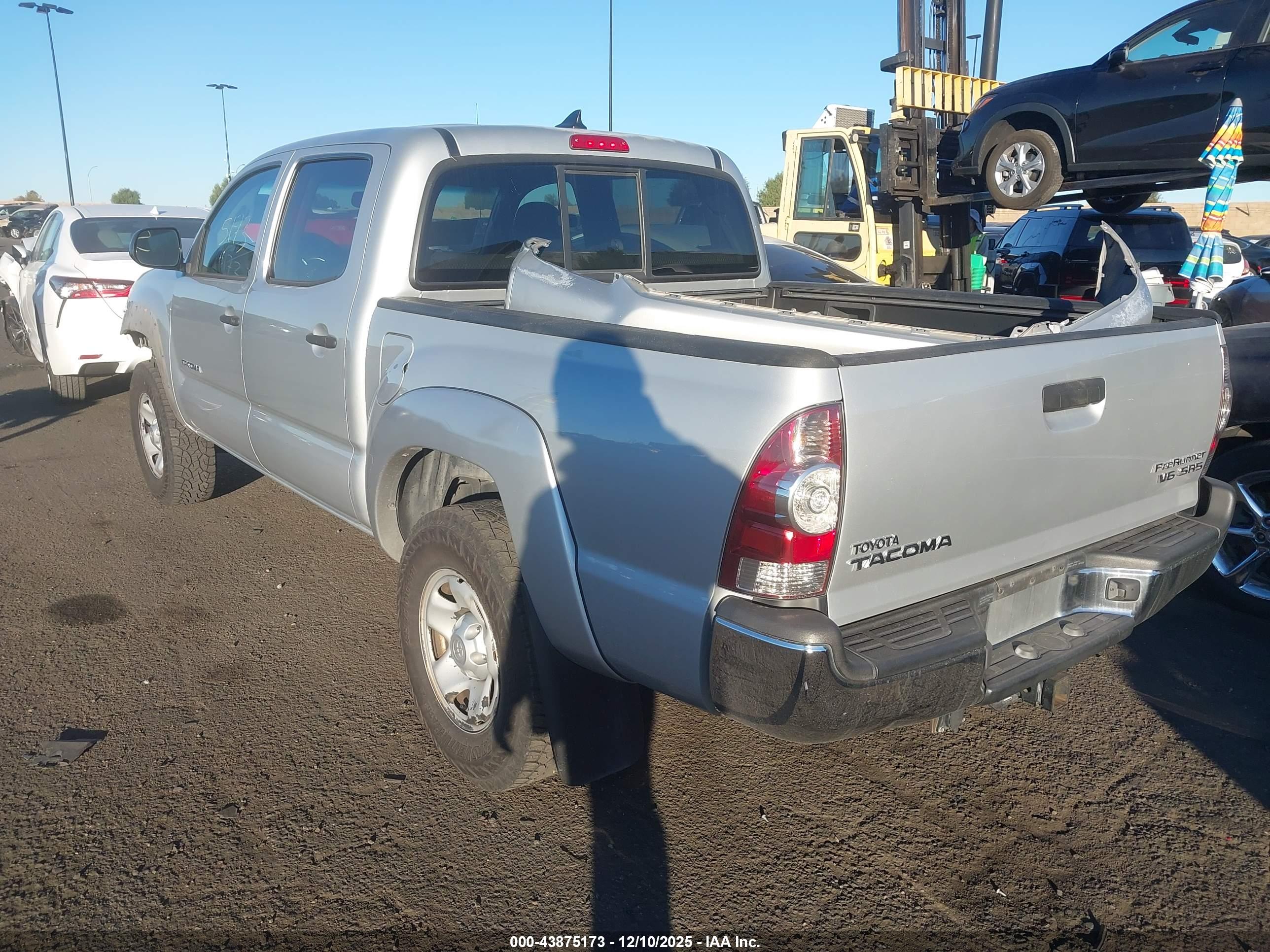 TOYOTA TACOMA image 3
