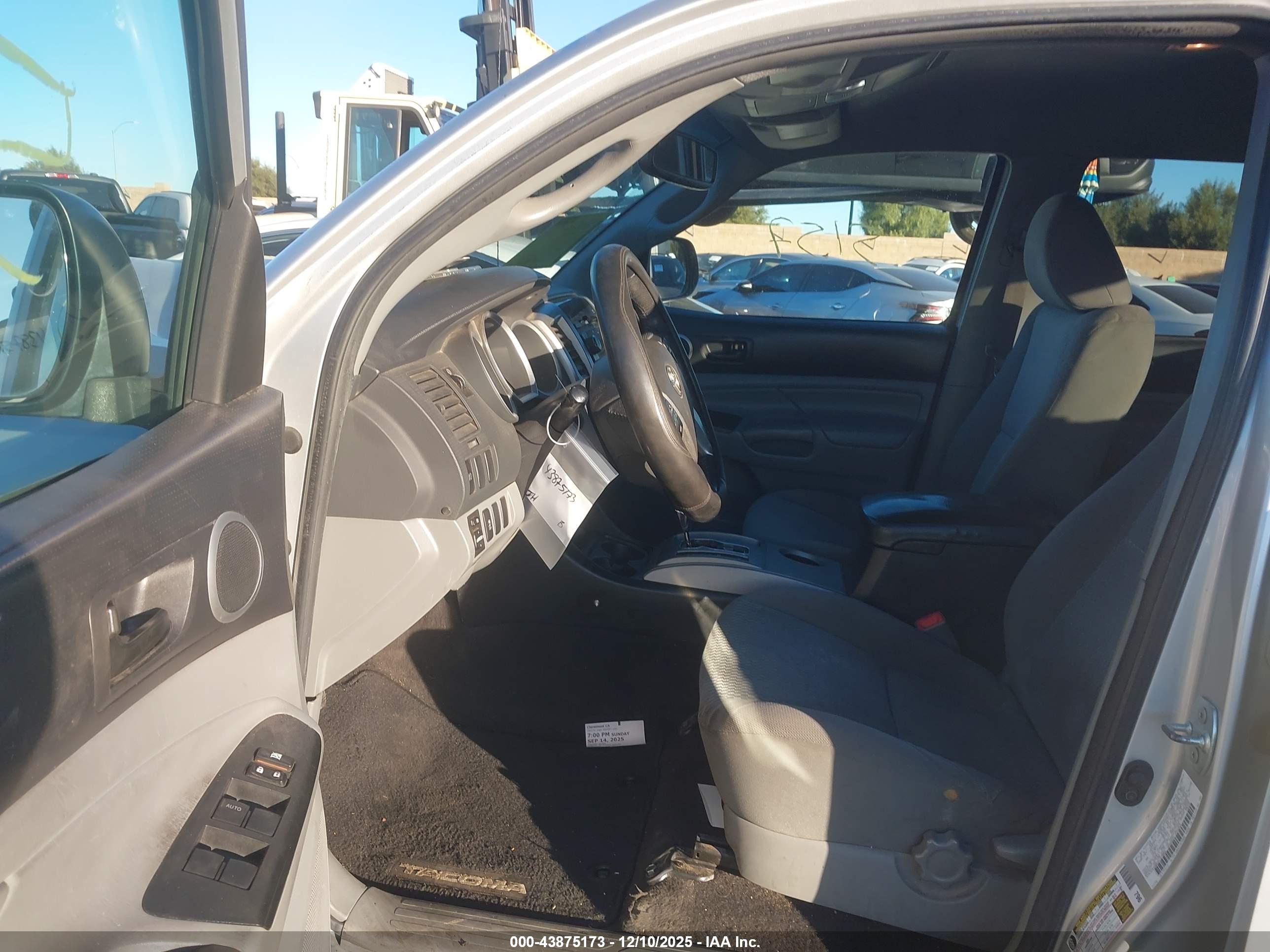 TOYOTA TACOMA image 5