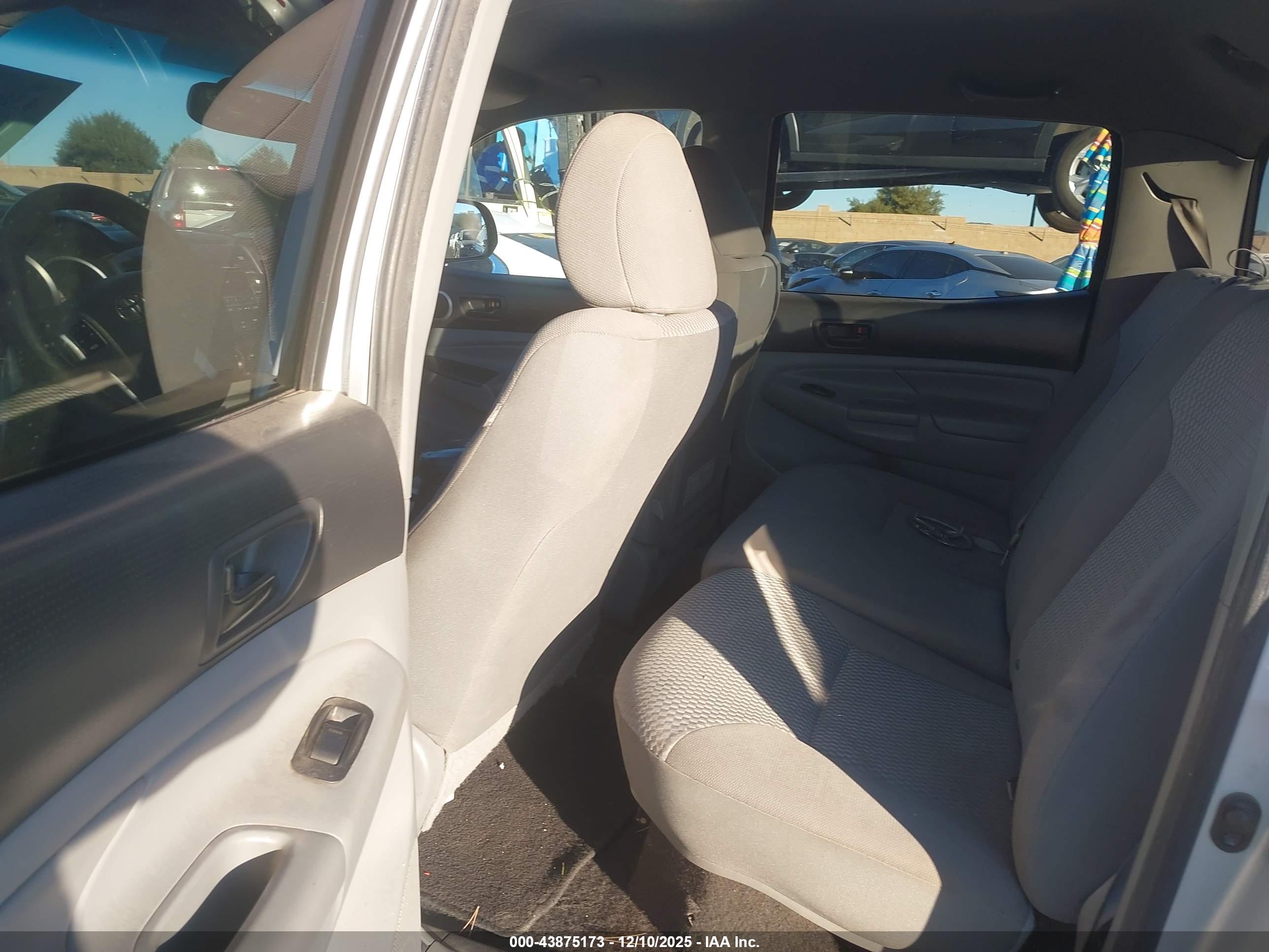 TOYOTA TACOMA image 8
