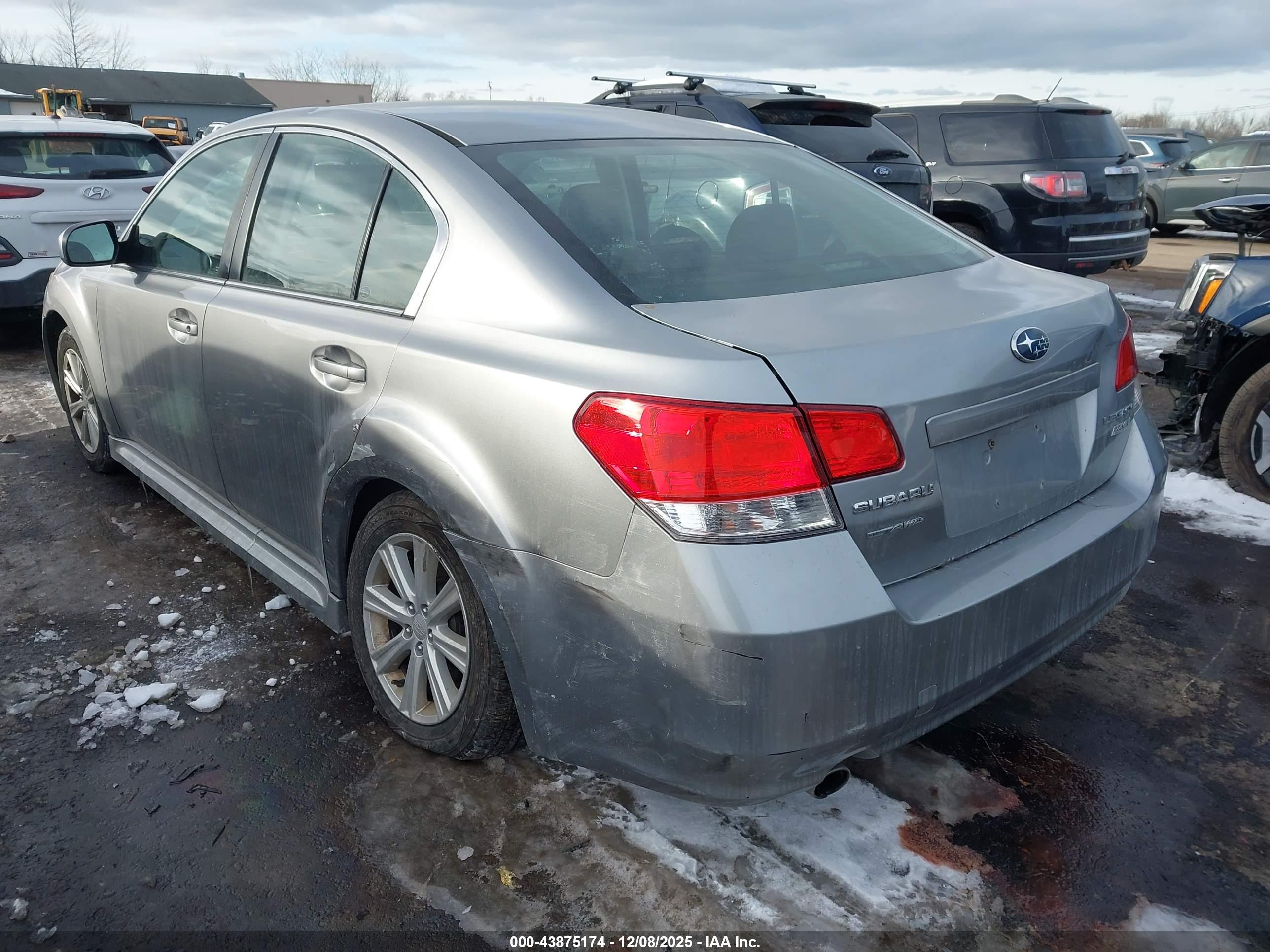 SUBARU LEGACY image 3