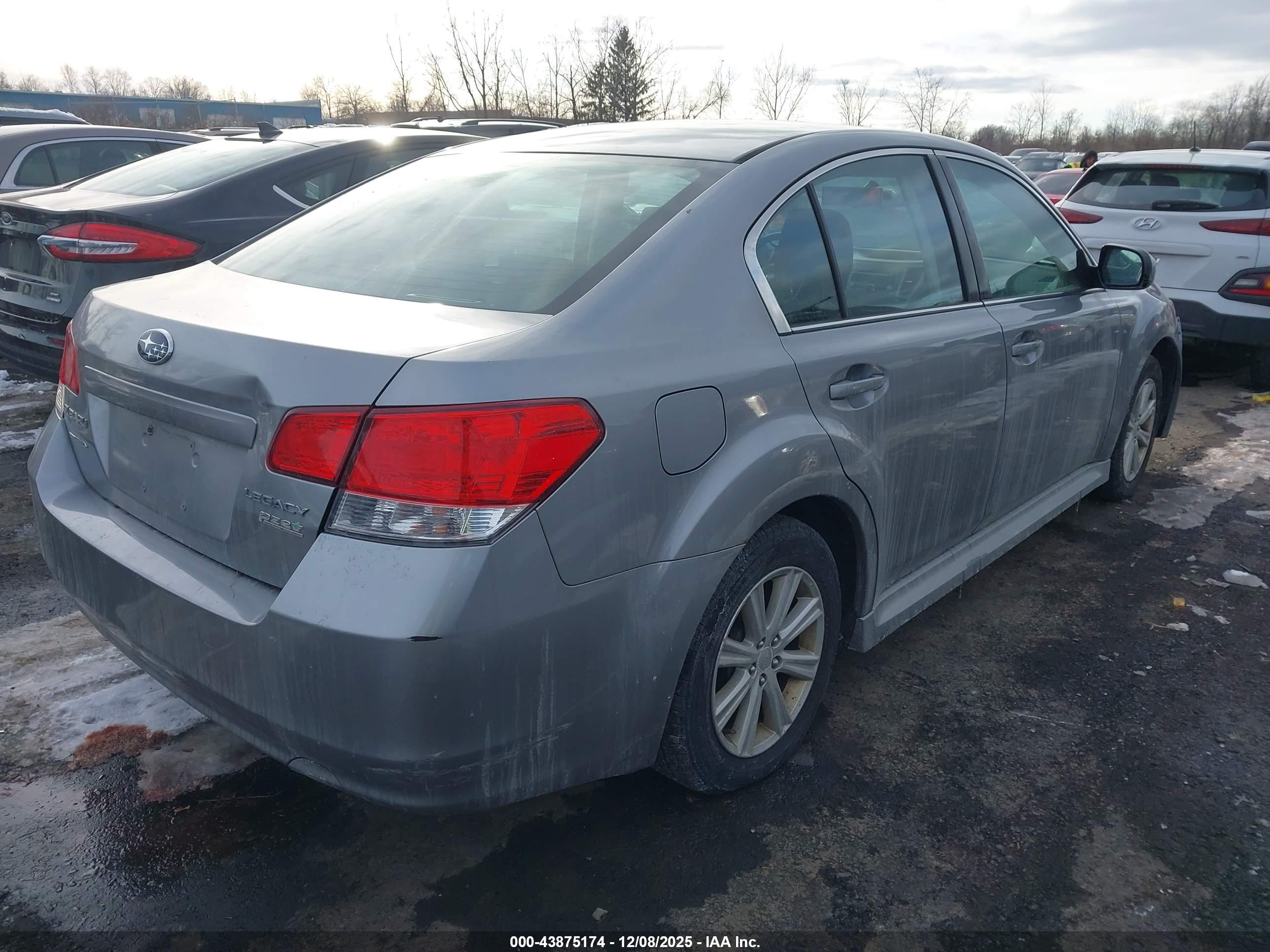 SUBARU LEGACY image 4