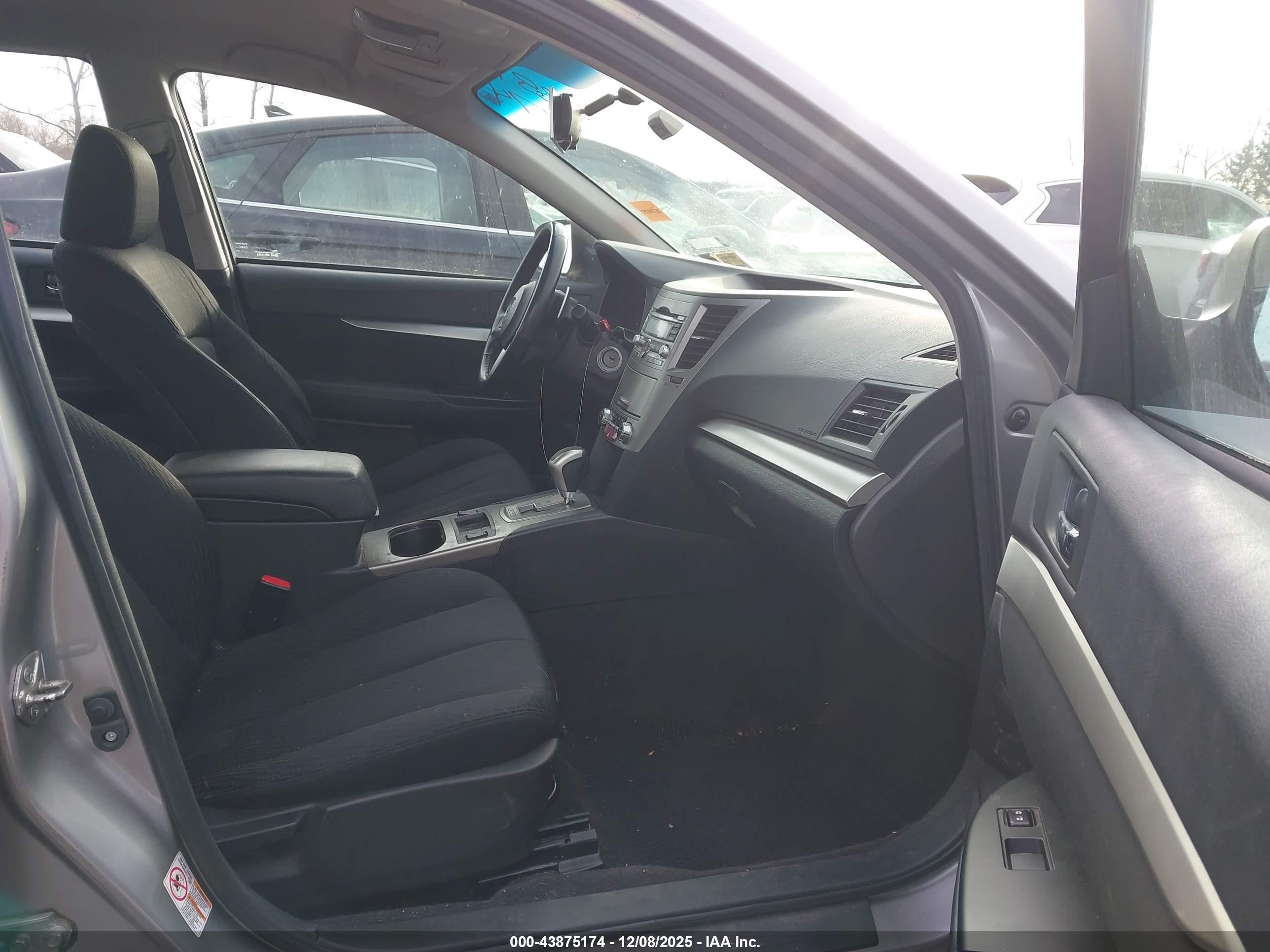 SUBARU LEGACY image 5