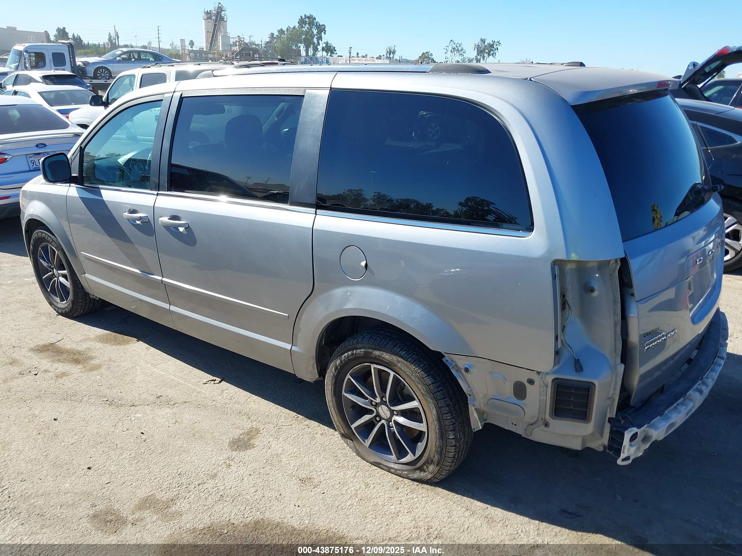DODGE GRAND image 3