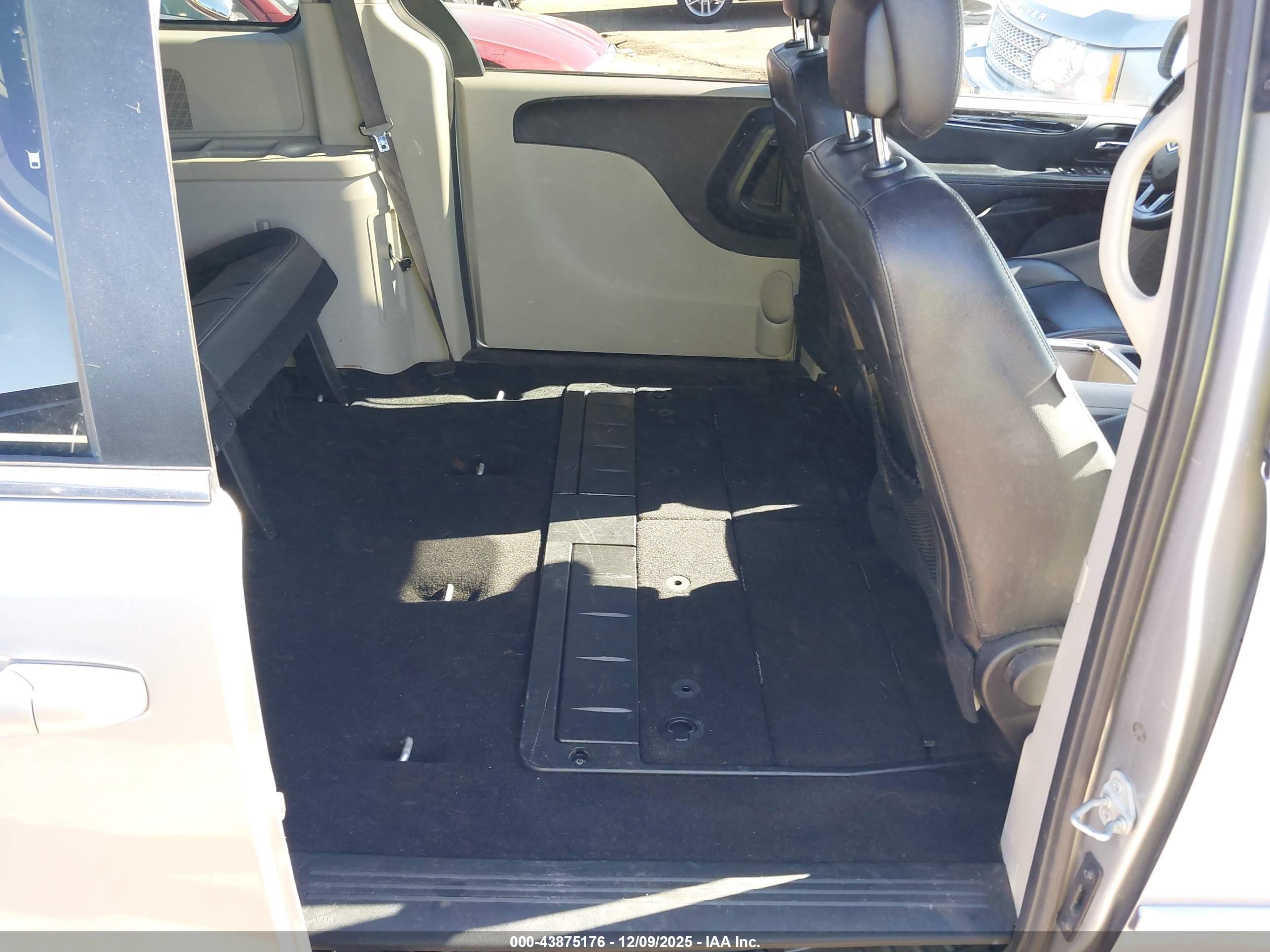 DODGE GRAND image 8