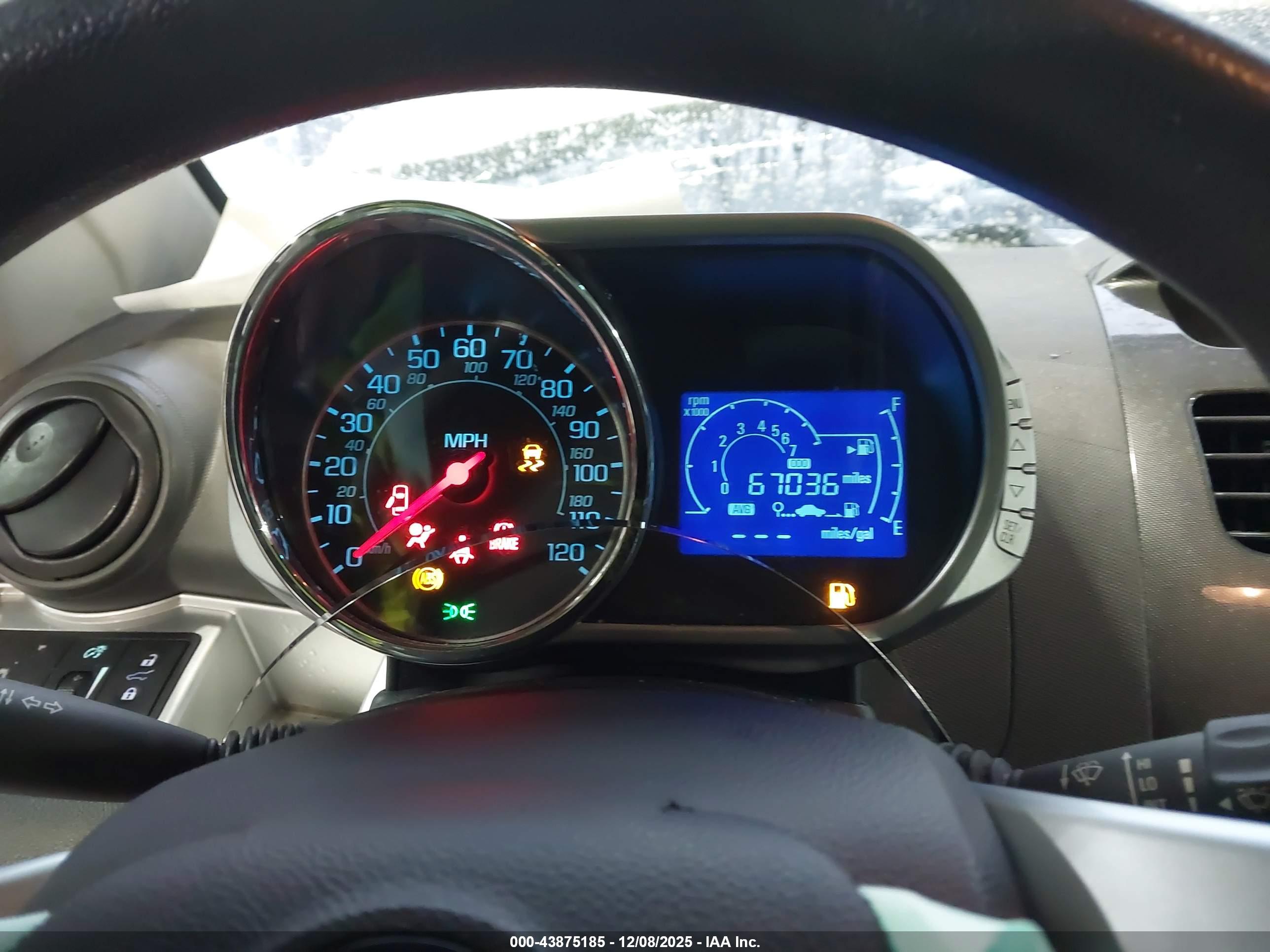CHEVROLET SPARK image 7