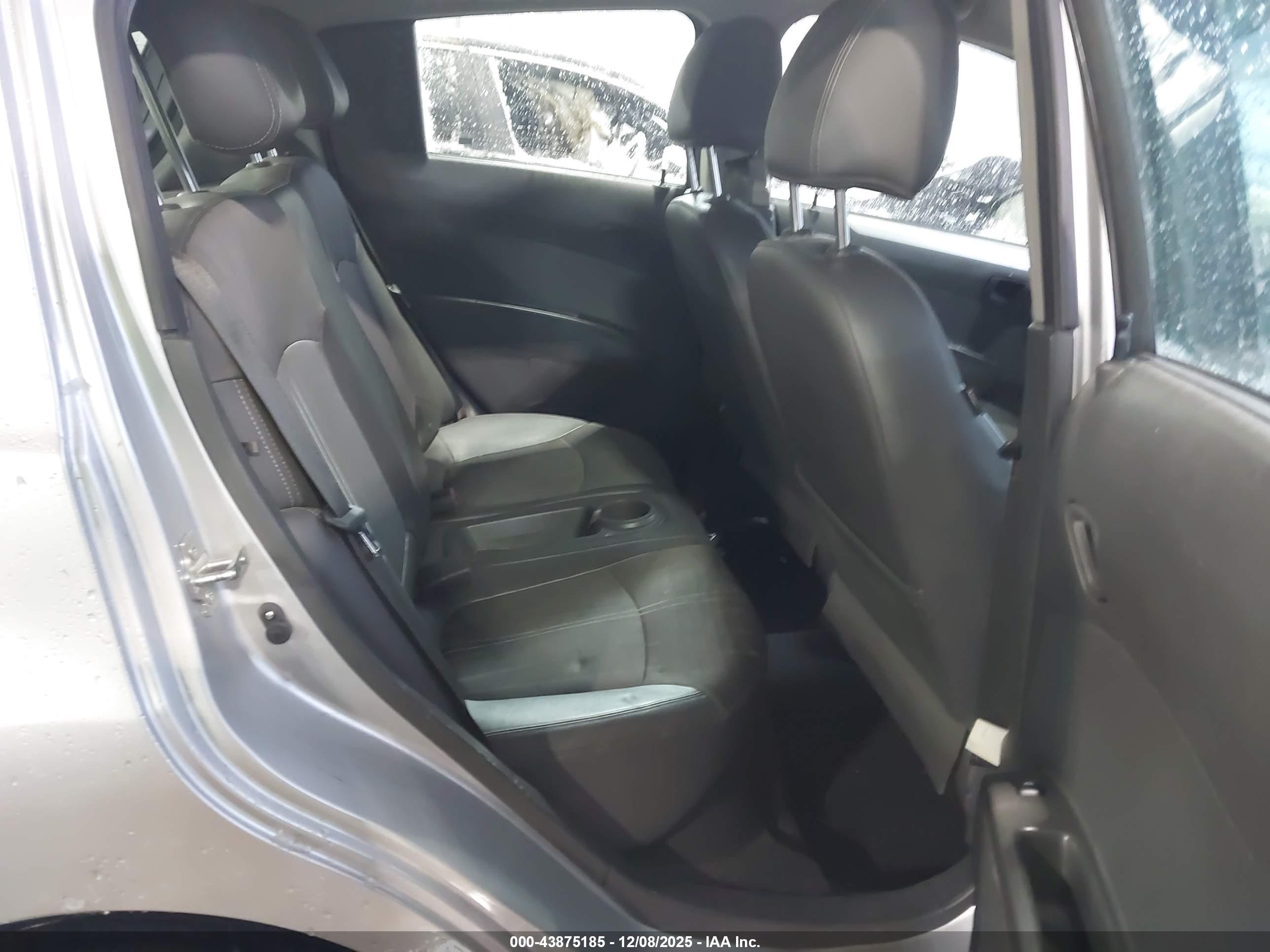 CHEVROLET SPARK image 8