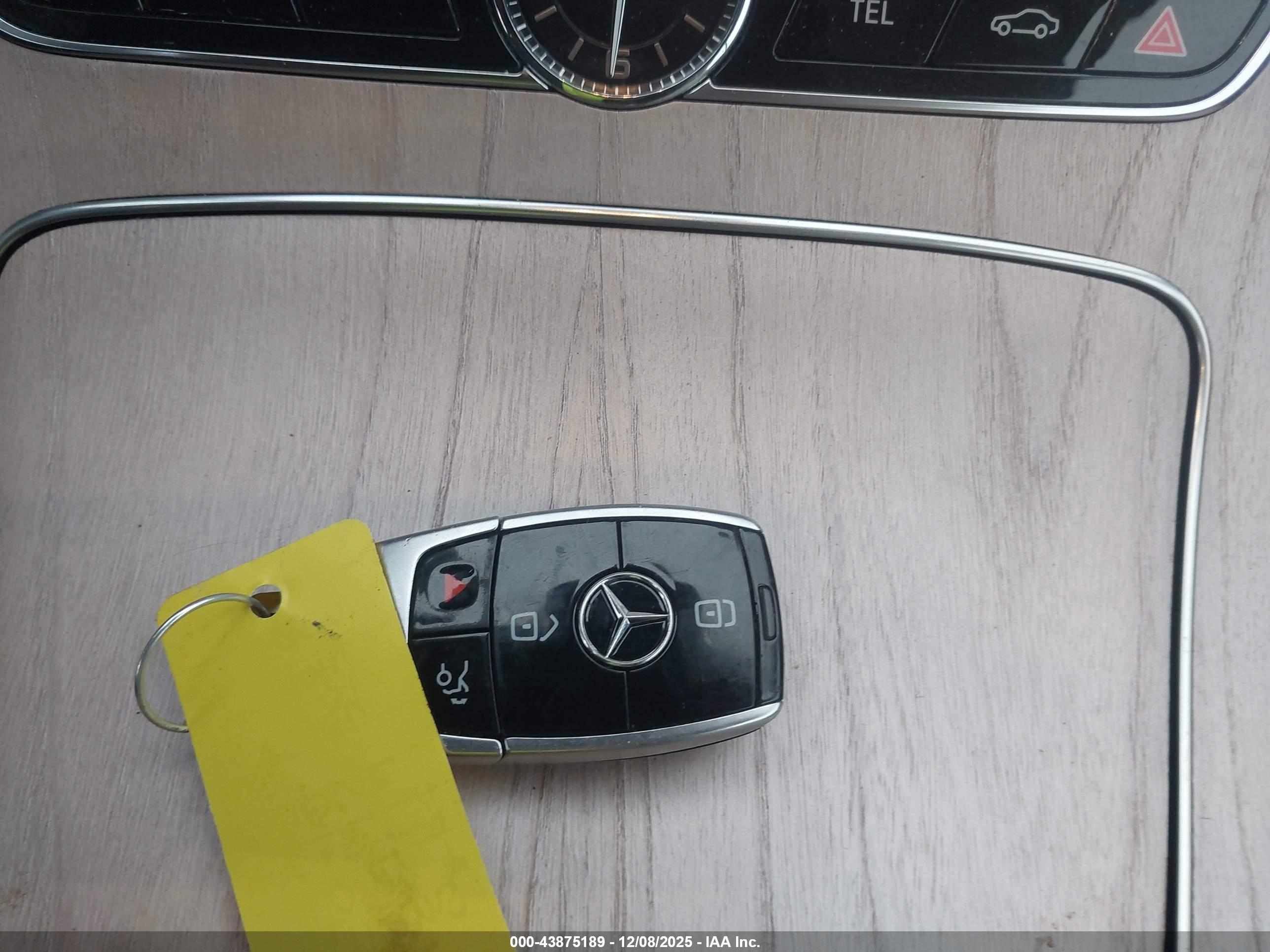 MERCEDES-BENZ E image 11