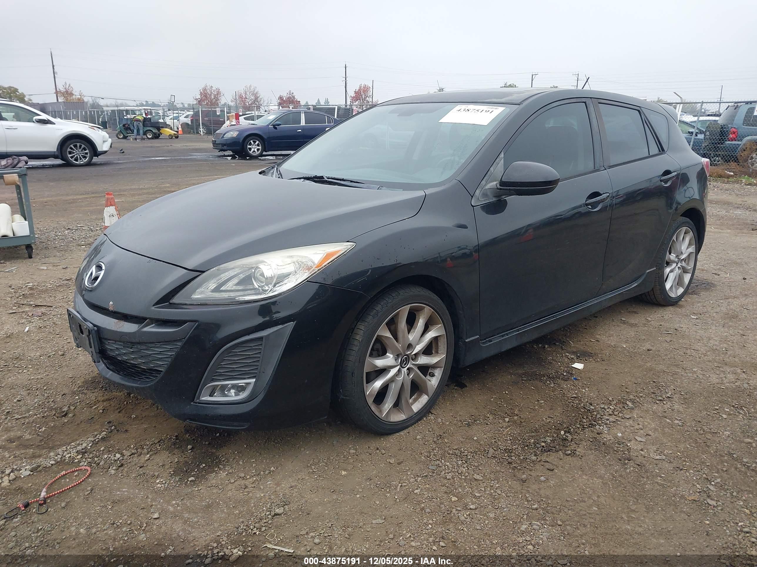 MAZDA MAZDA3 image 2