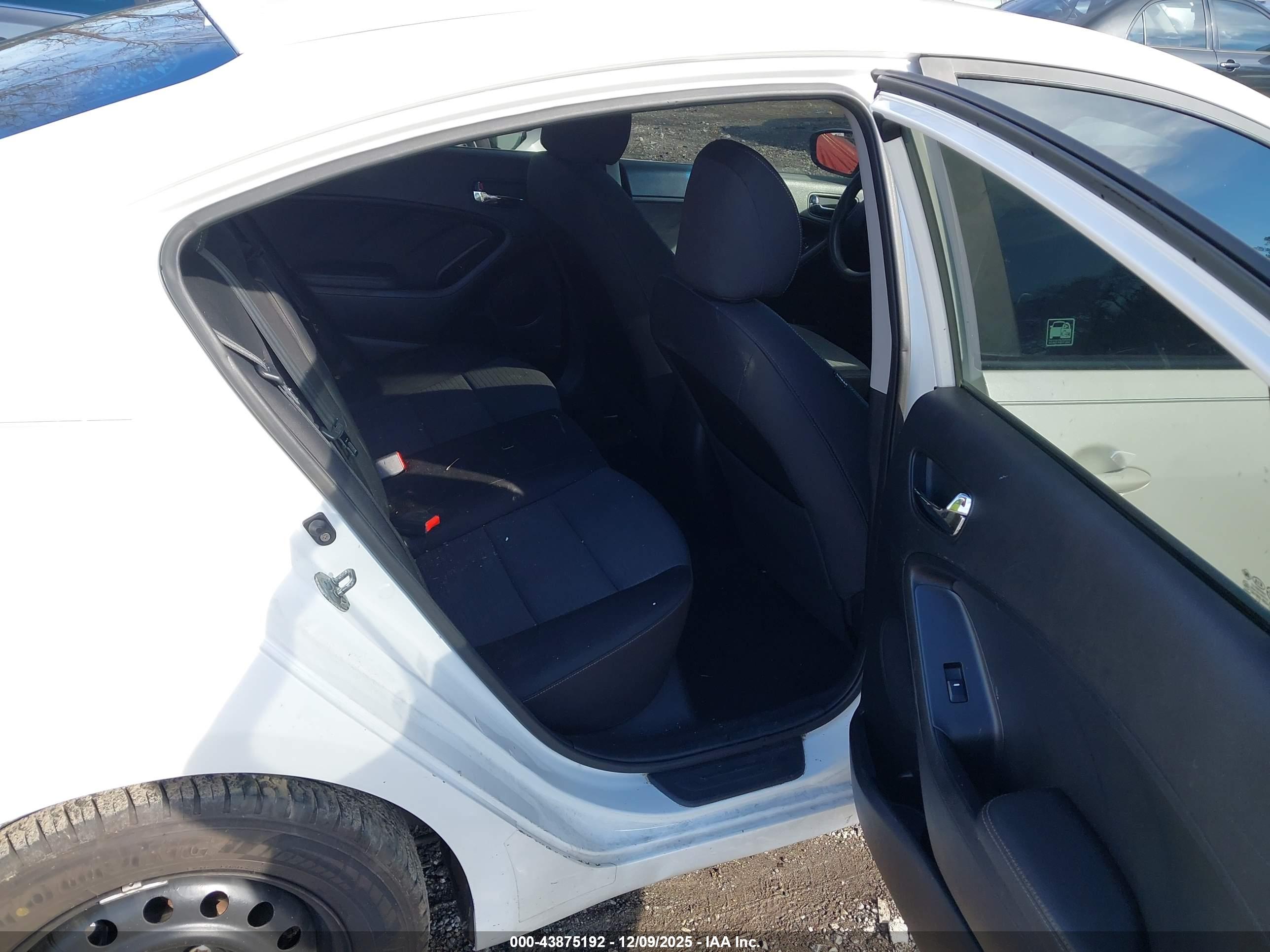 KIA FORTE image 8