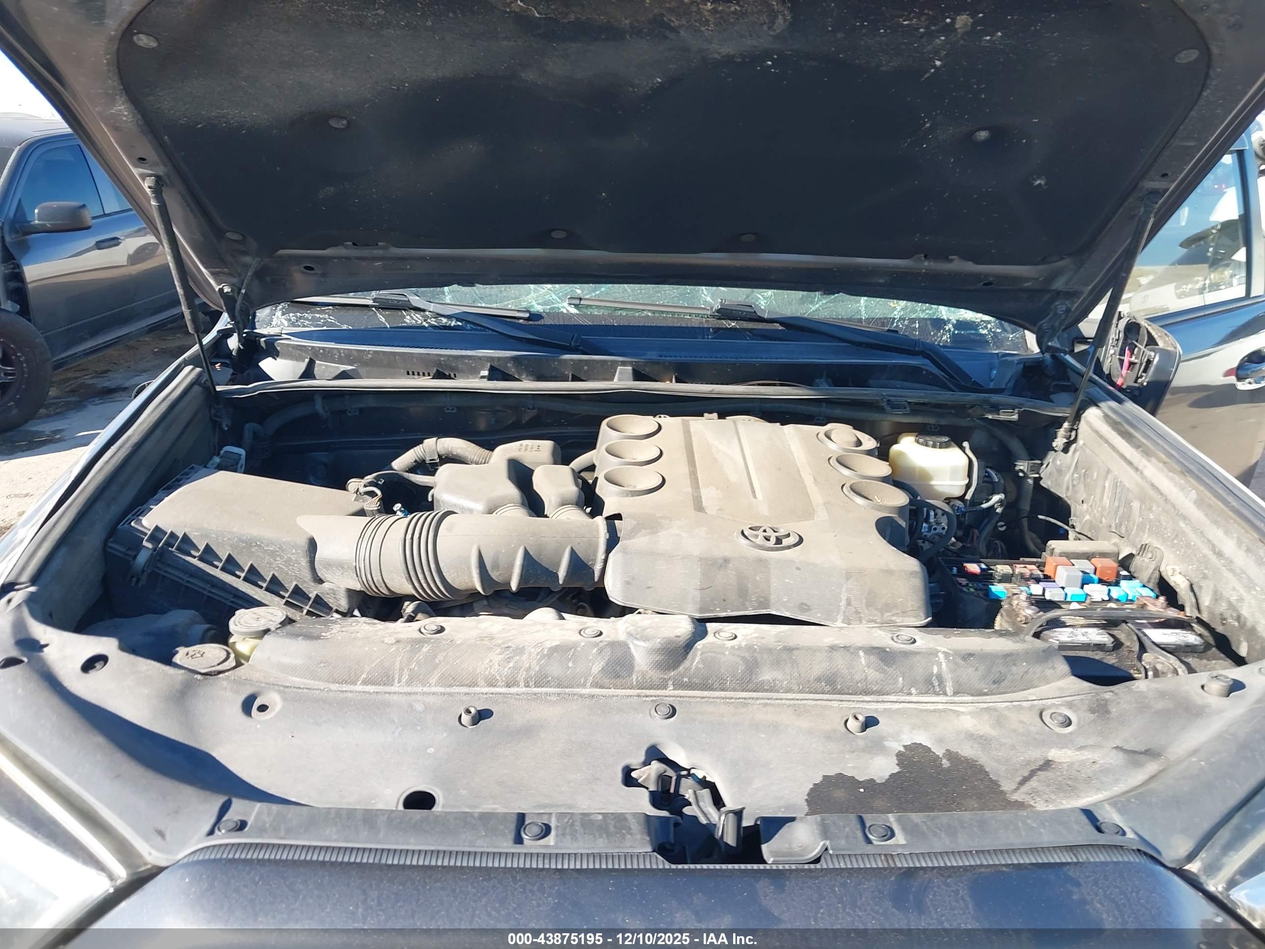 TOYOTA 4RUNNER image 10