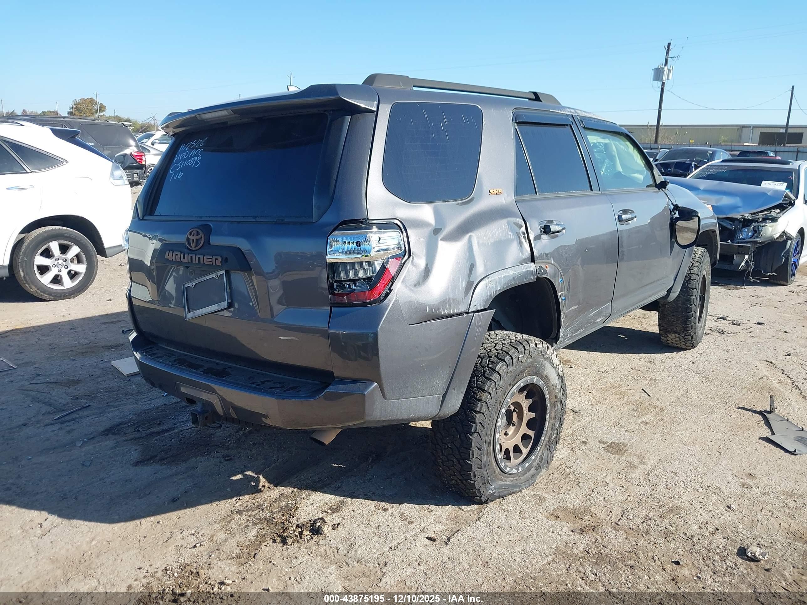 TOYOTA 4RUNNER image 4