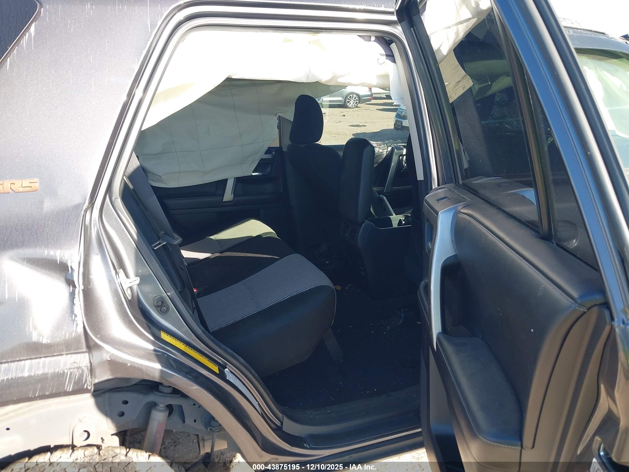 TOYOTA 4RUNNER image 8
