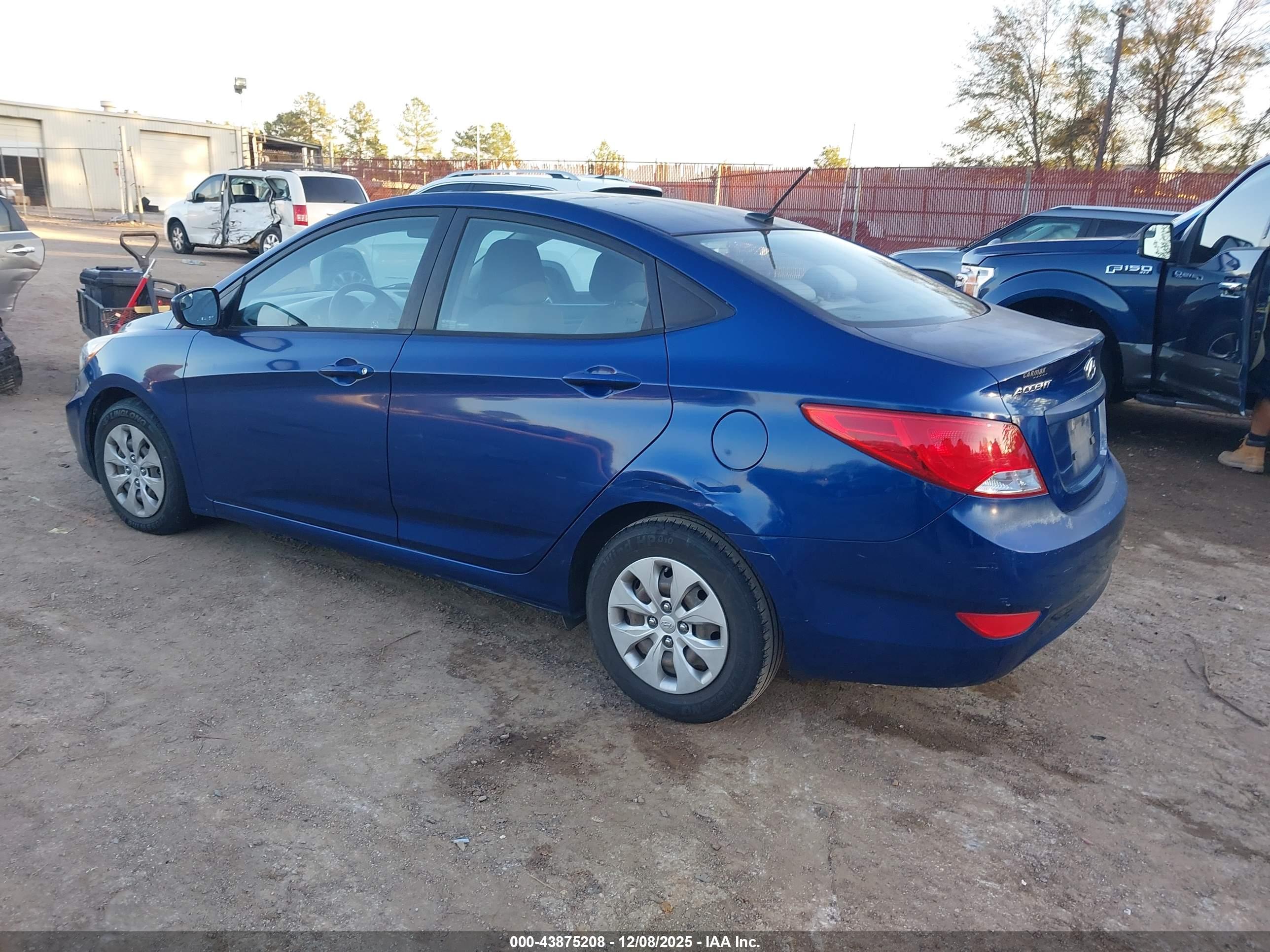 HYUNDAI ACCENT image 3