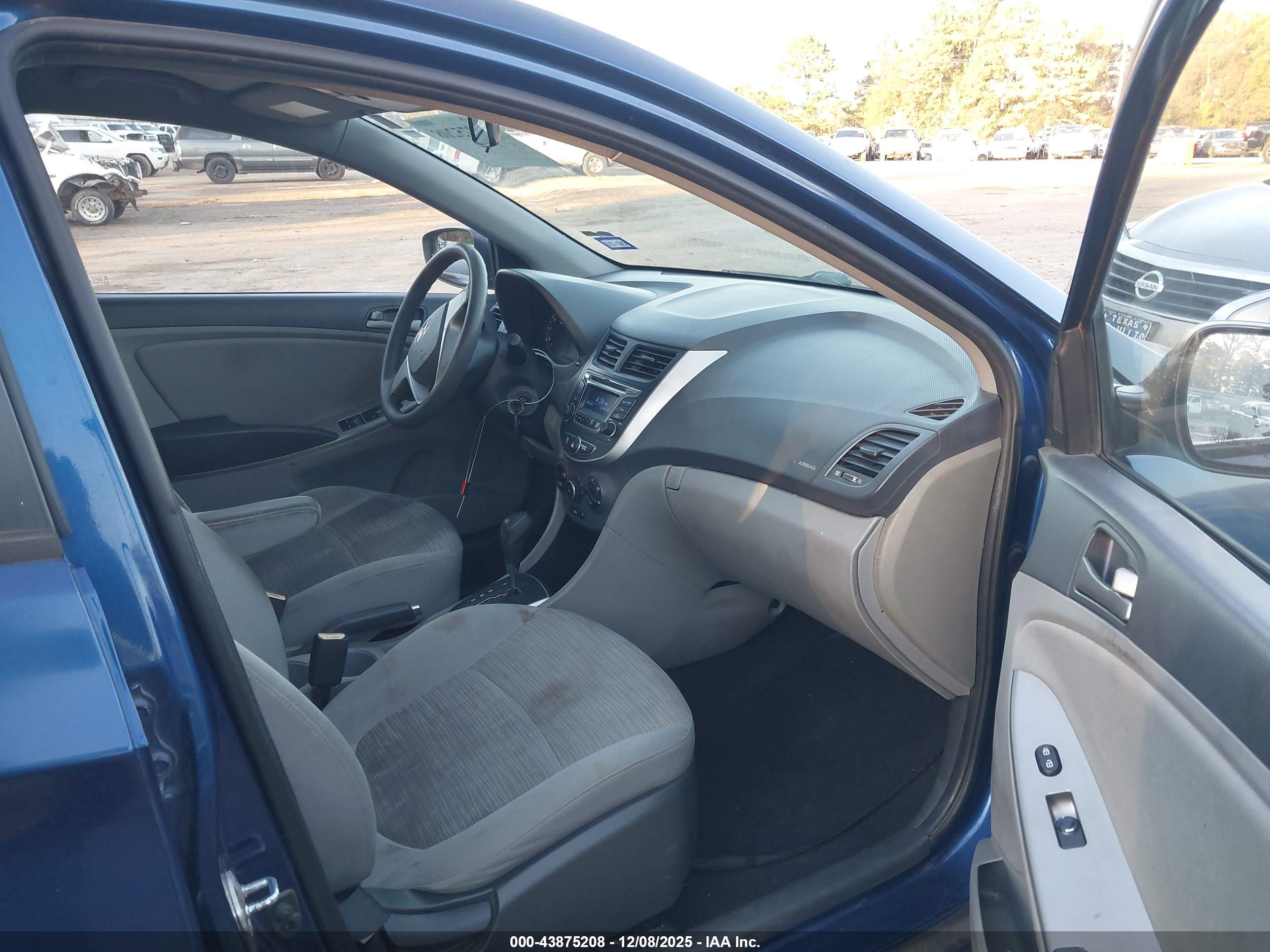 HYUNDAI ACCENT image 5