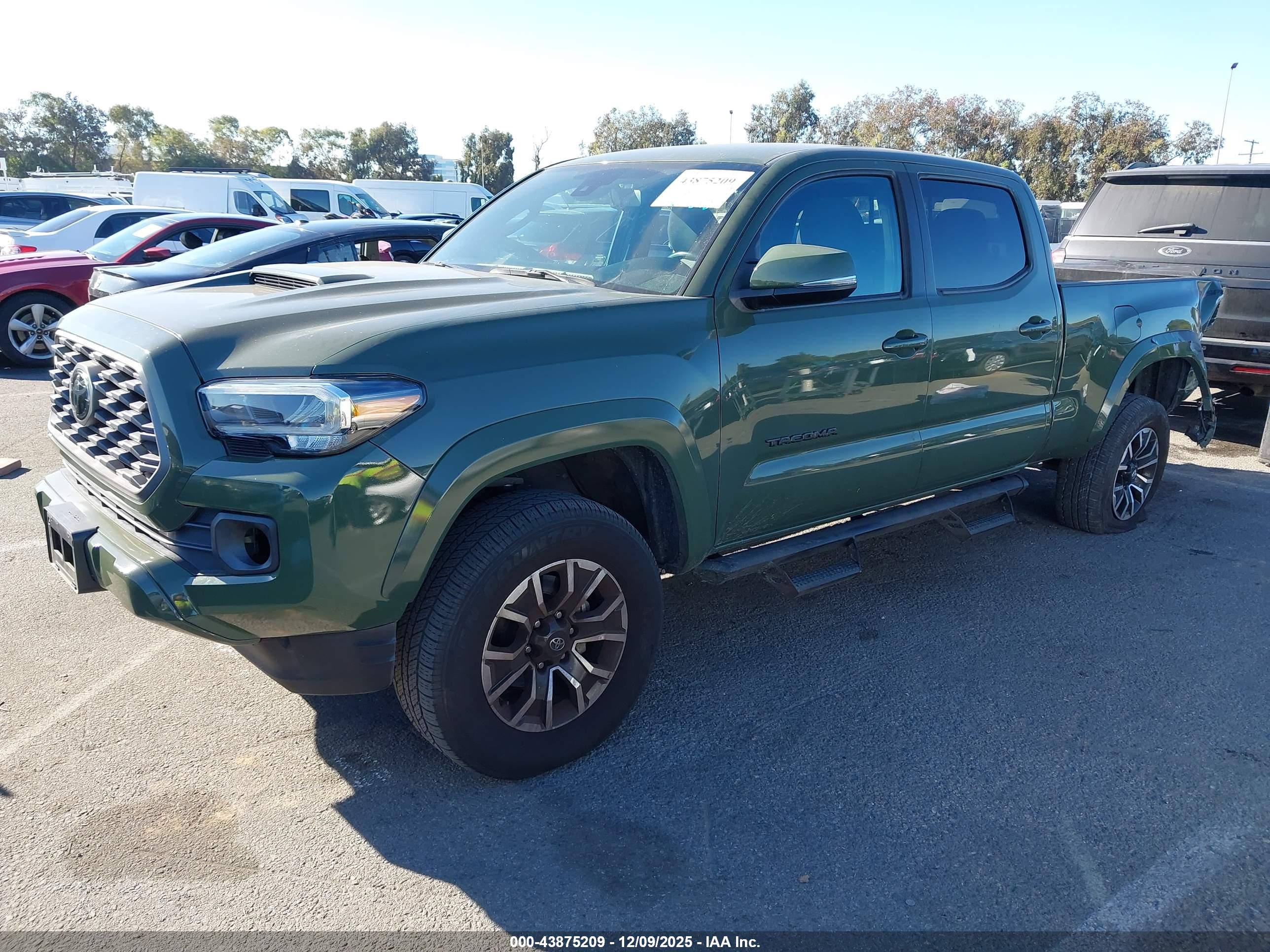 TOYOTA TACOMA image 2