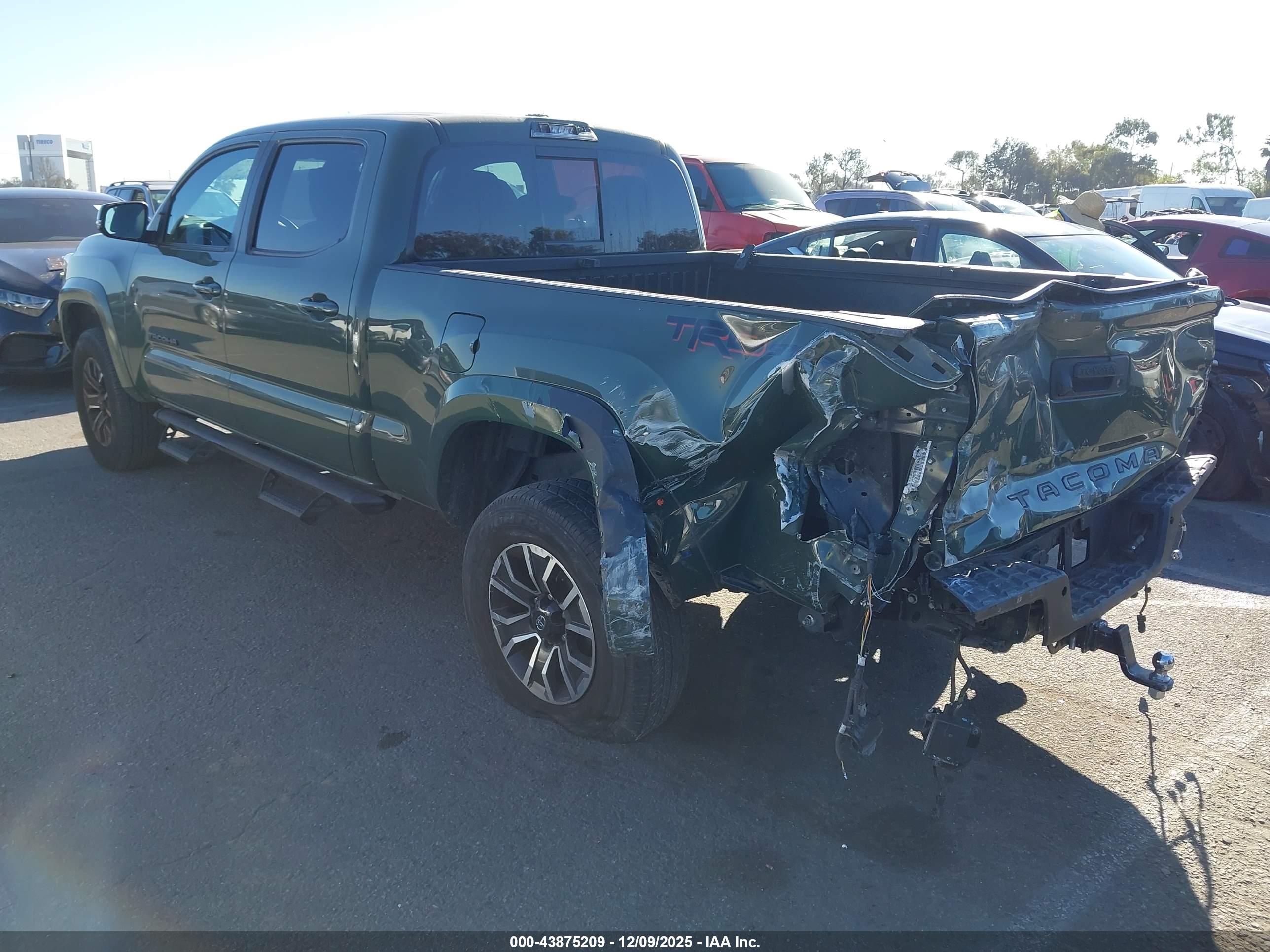 TOYOTA TACOMA image 3