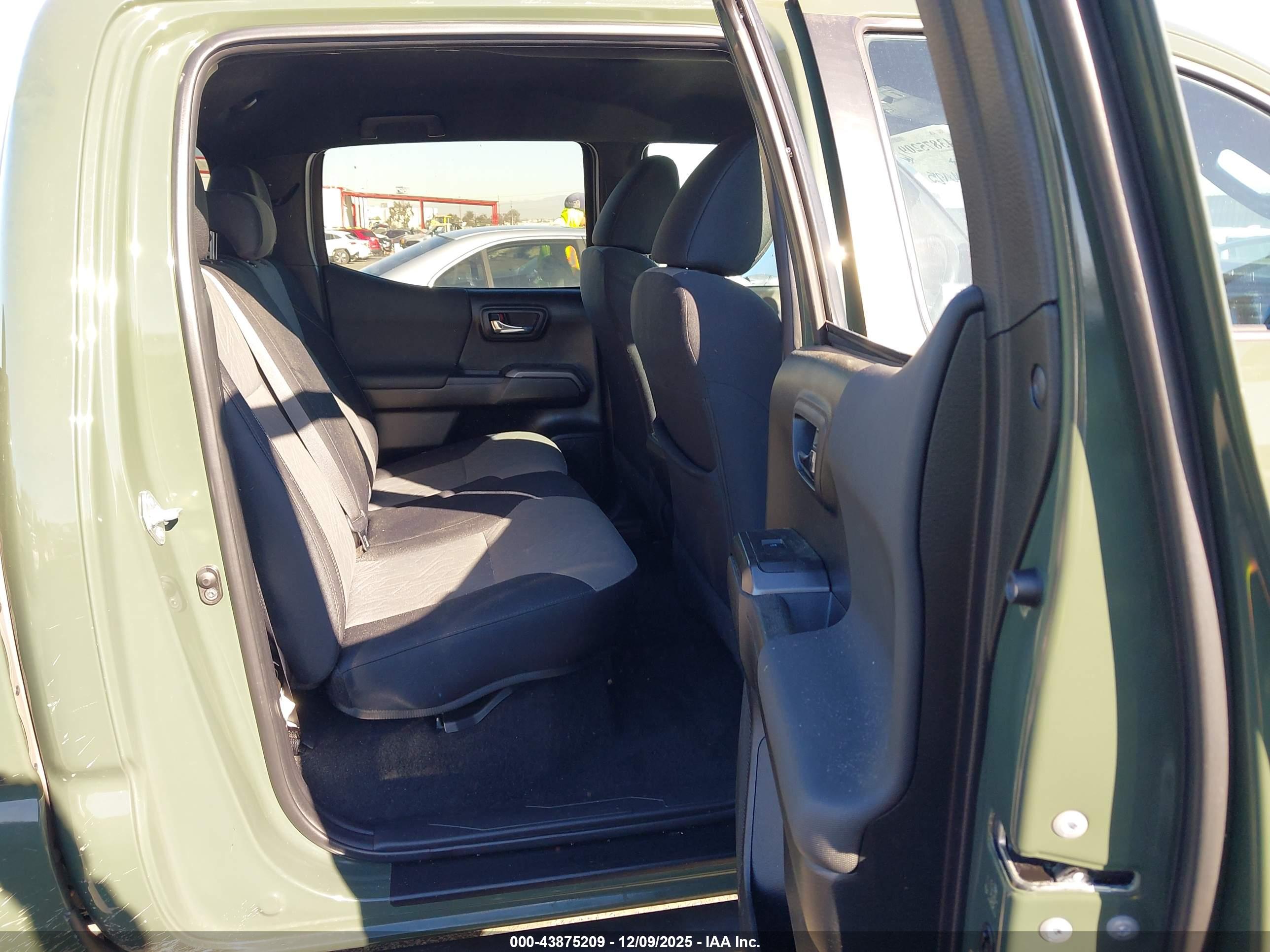 TOYOTA TACOMA image 8