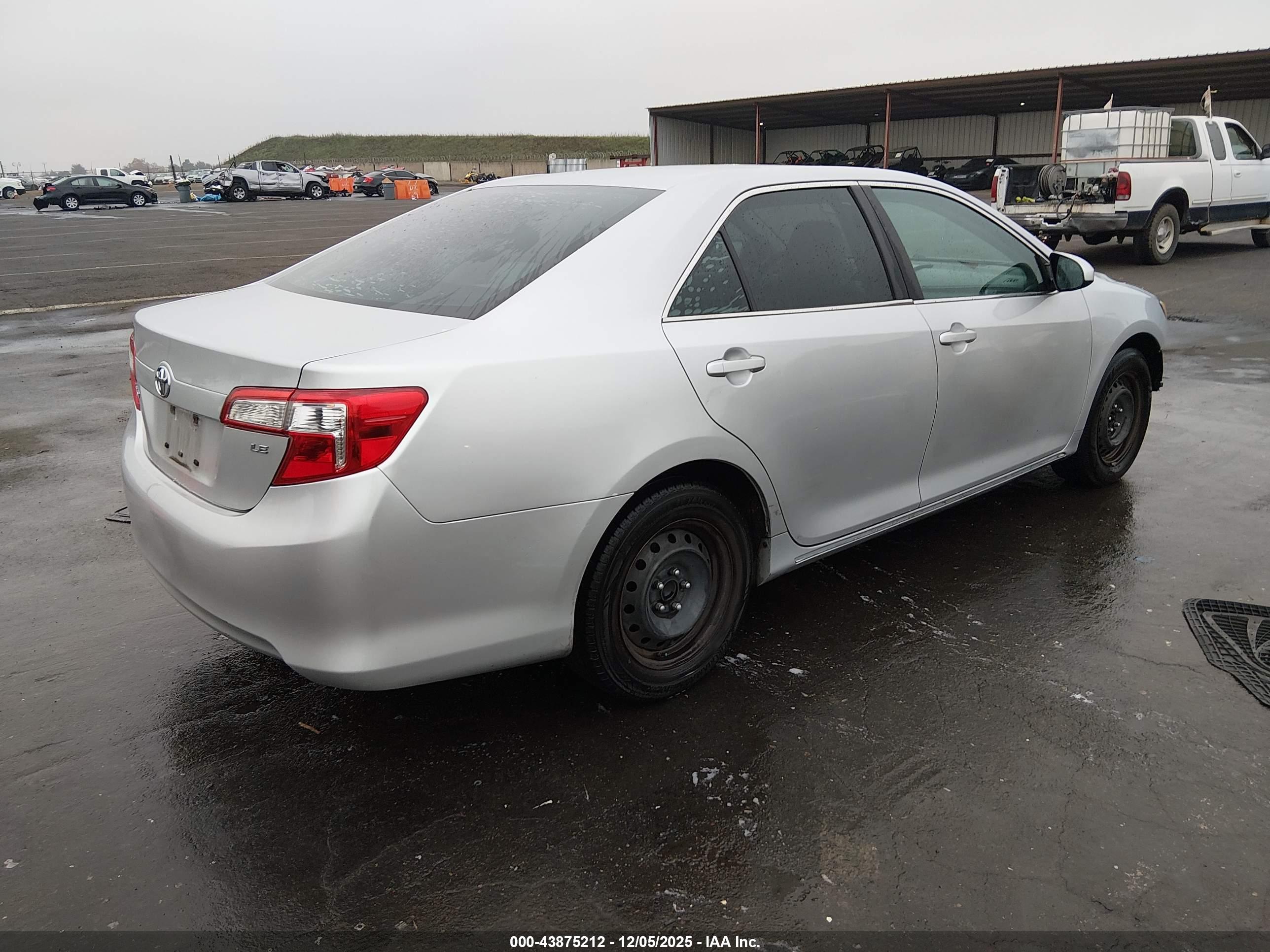 TOYOTA CAMRY image 4