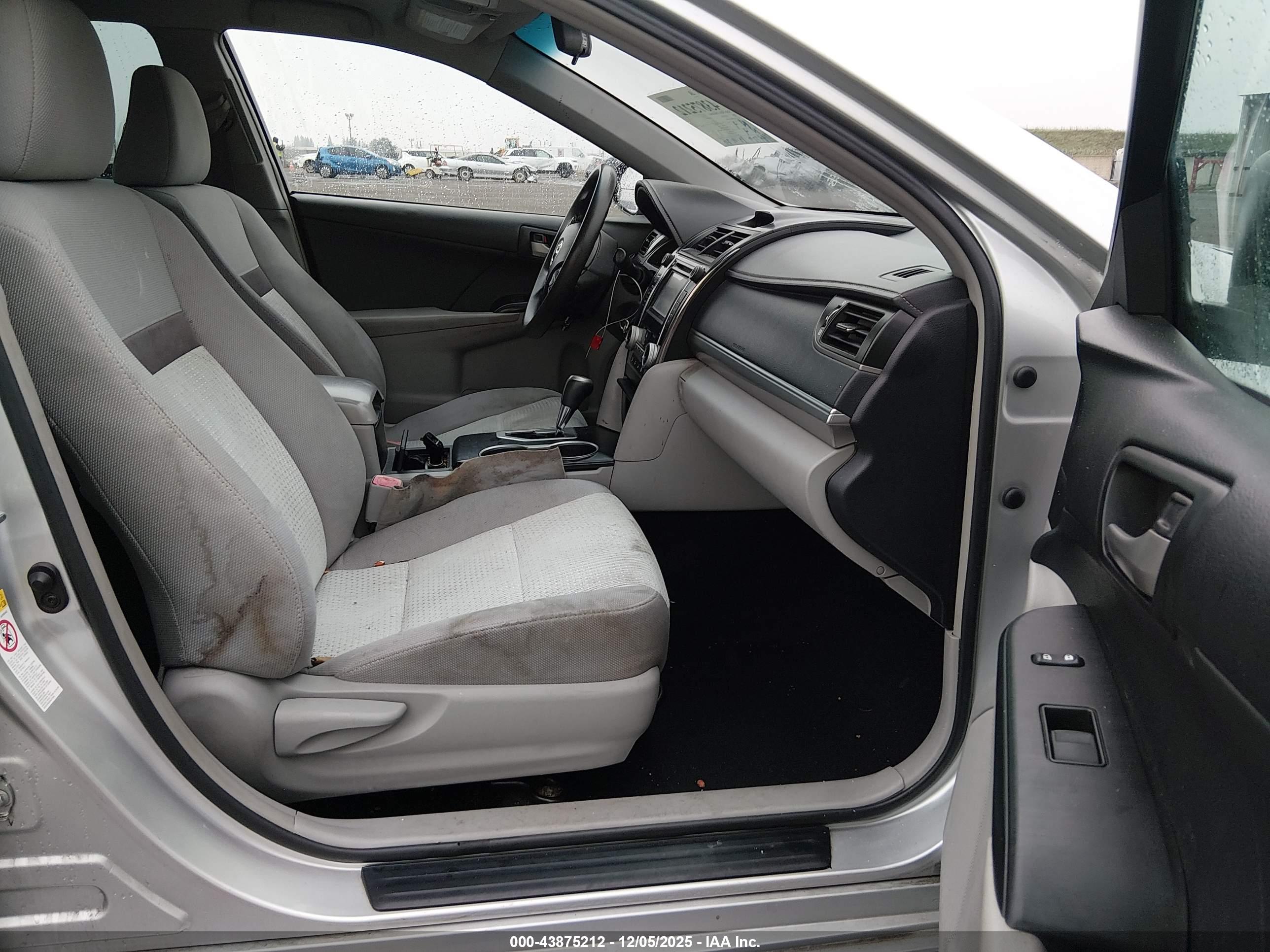 TOYOTA CAMRY image 5