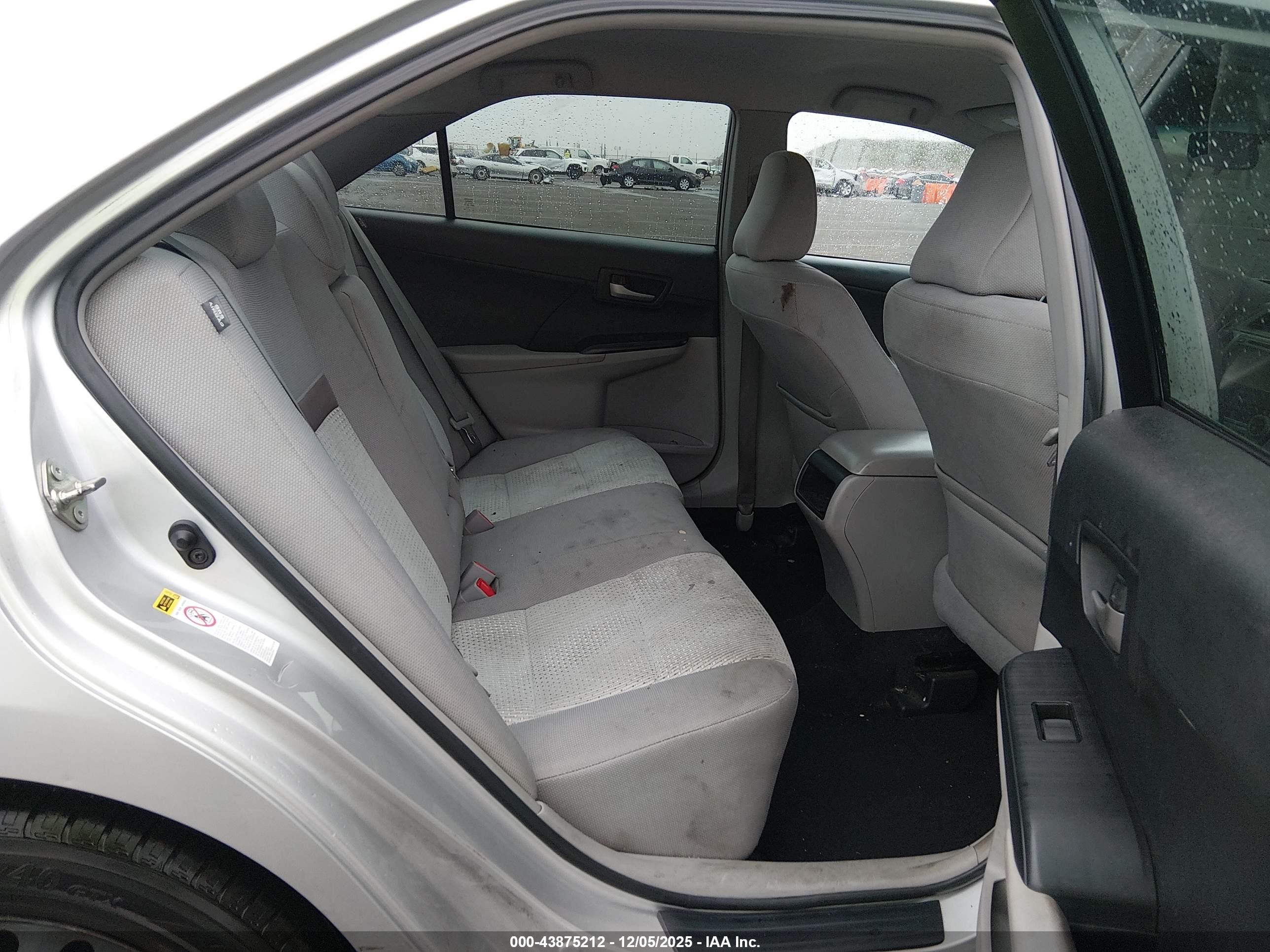 TOYOTA CAMRY image 8