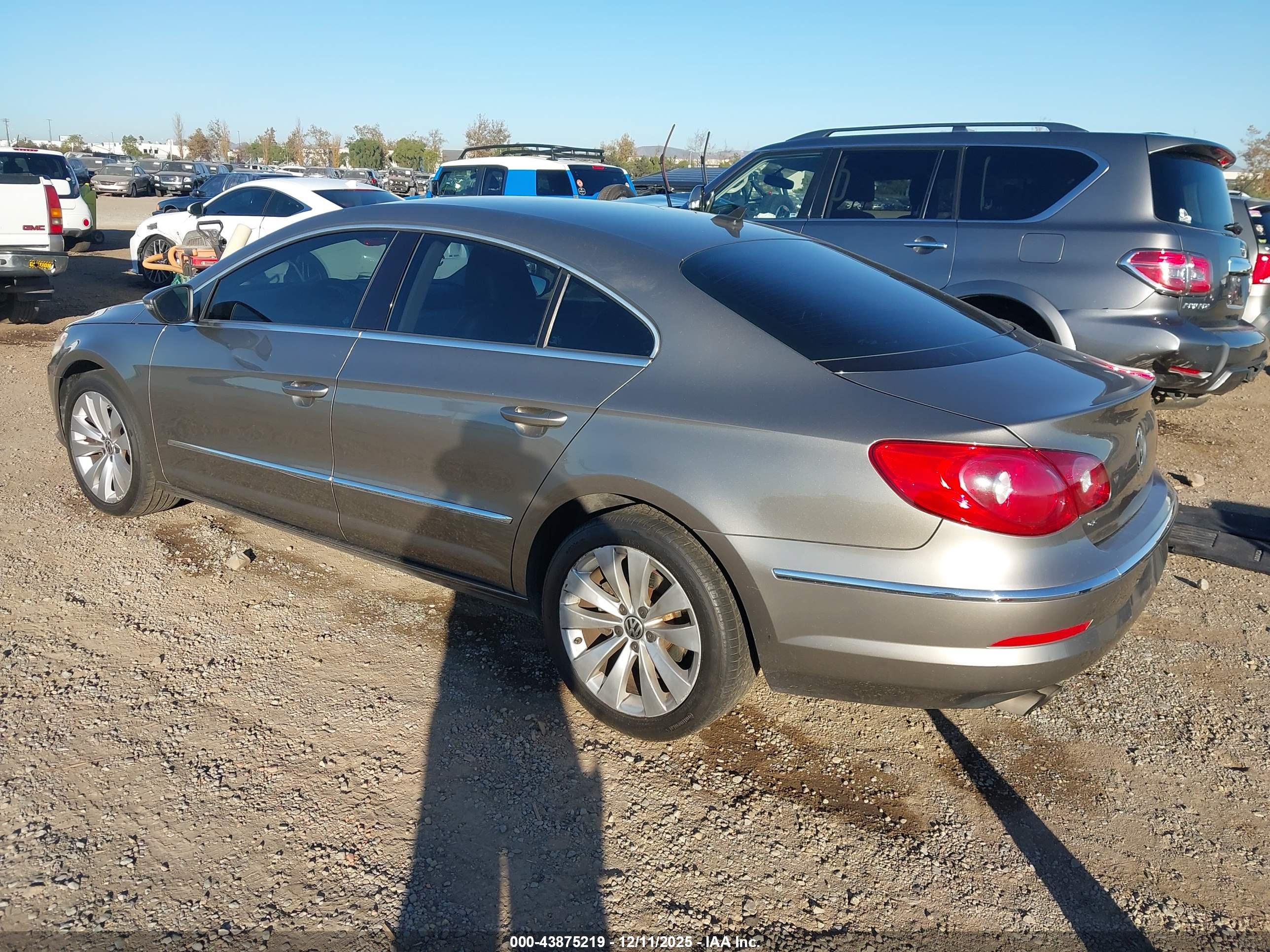 VOLKSWAGEN CC image 3