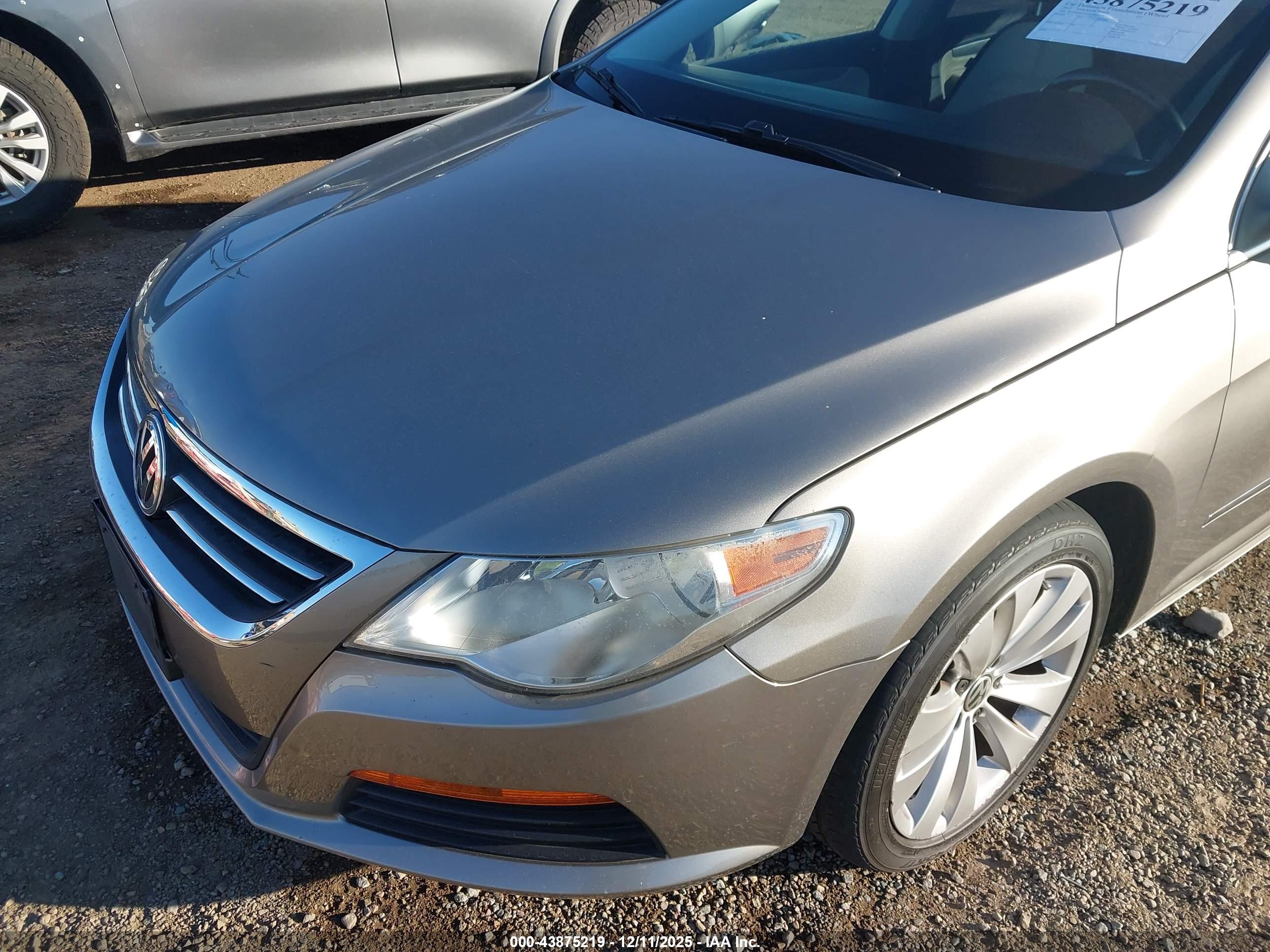 VOLKSWAGEN CC image 6