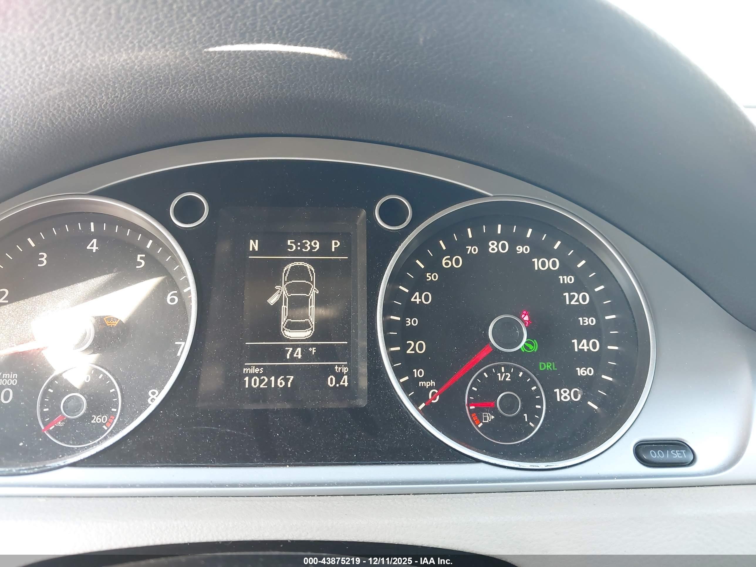 VOLKSWAGEN CC image 7